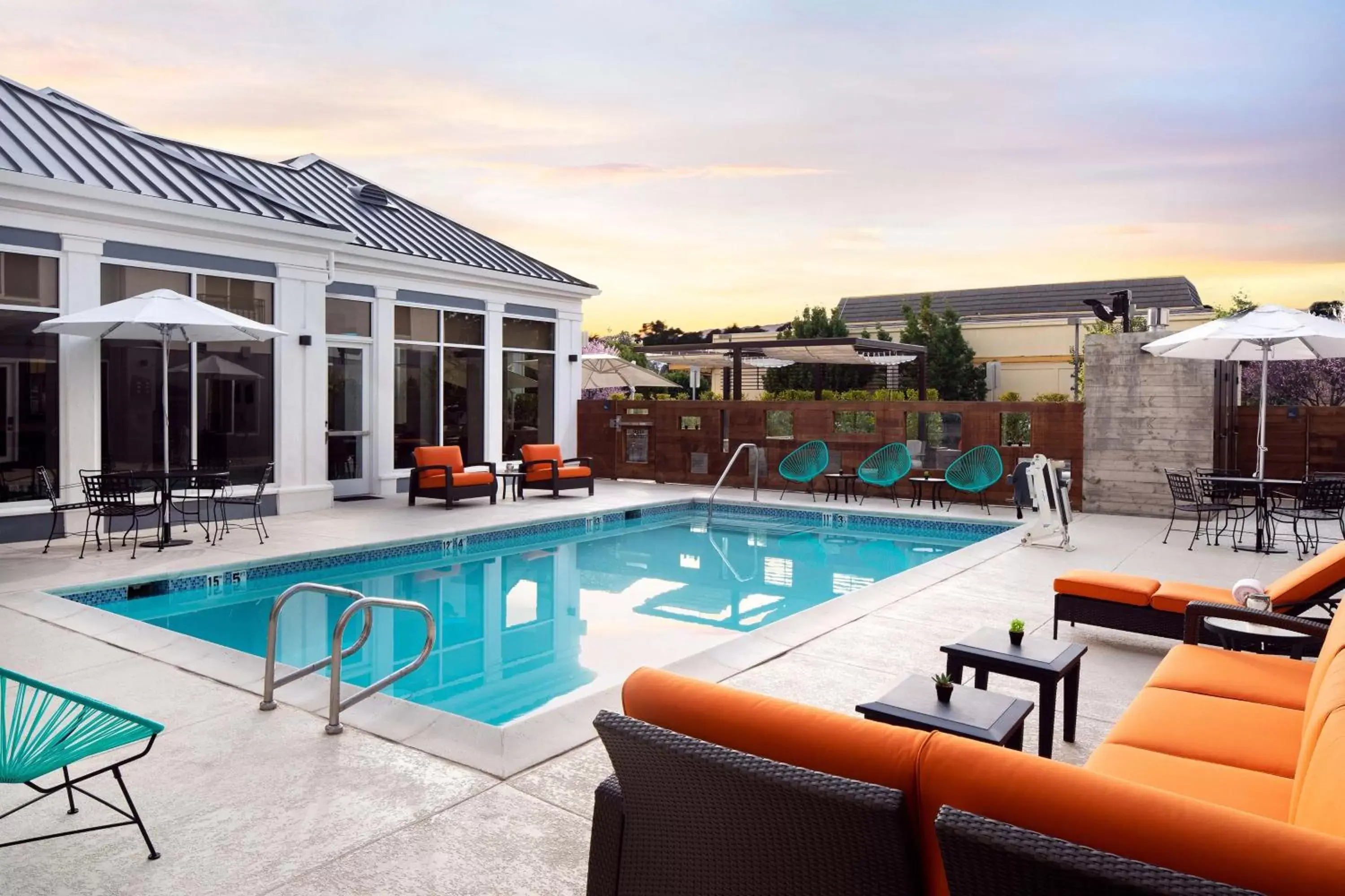 Swimming Pool in Aloft Mountain View