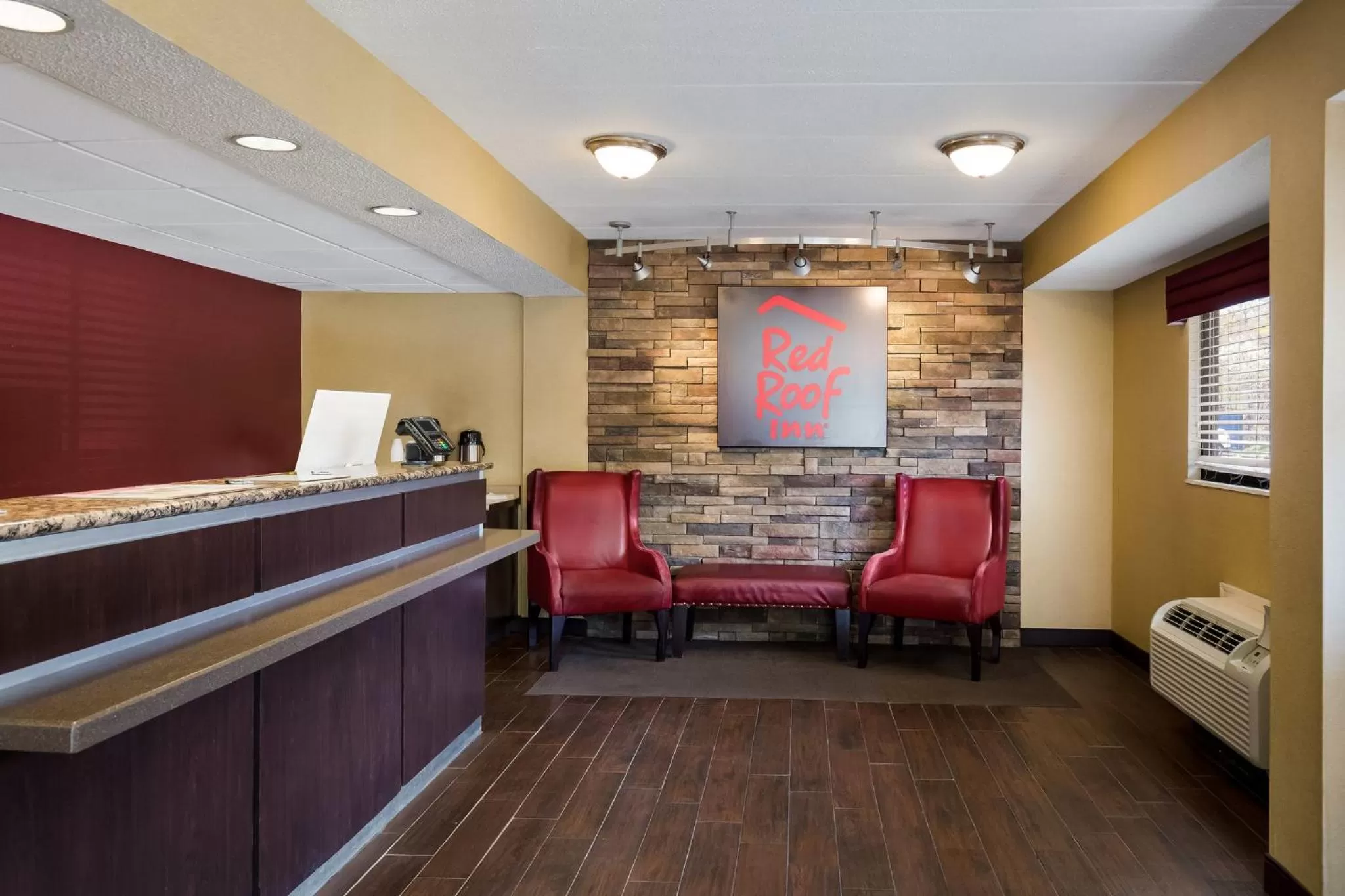 Lobby or reception in Red Roof Inn Wilkes-Barre Arena