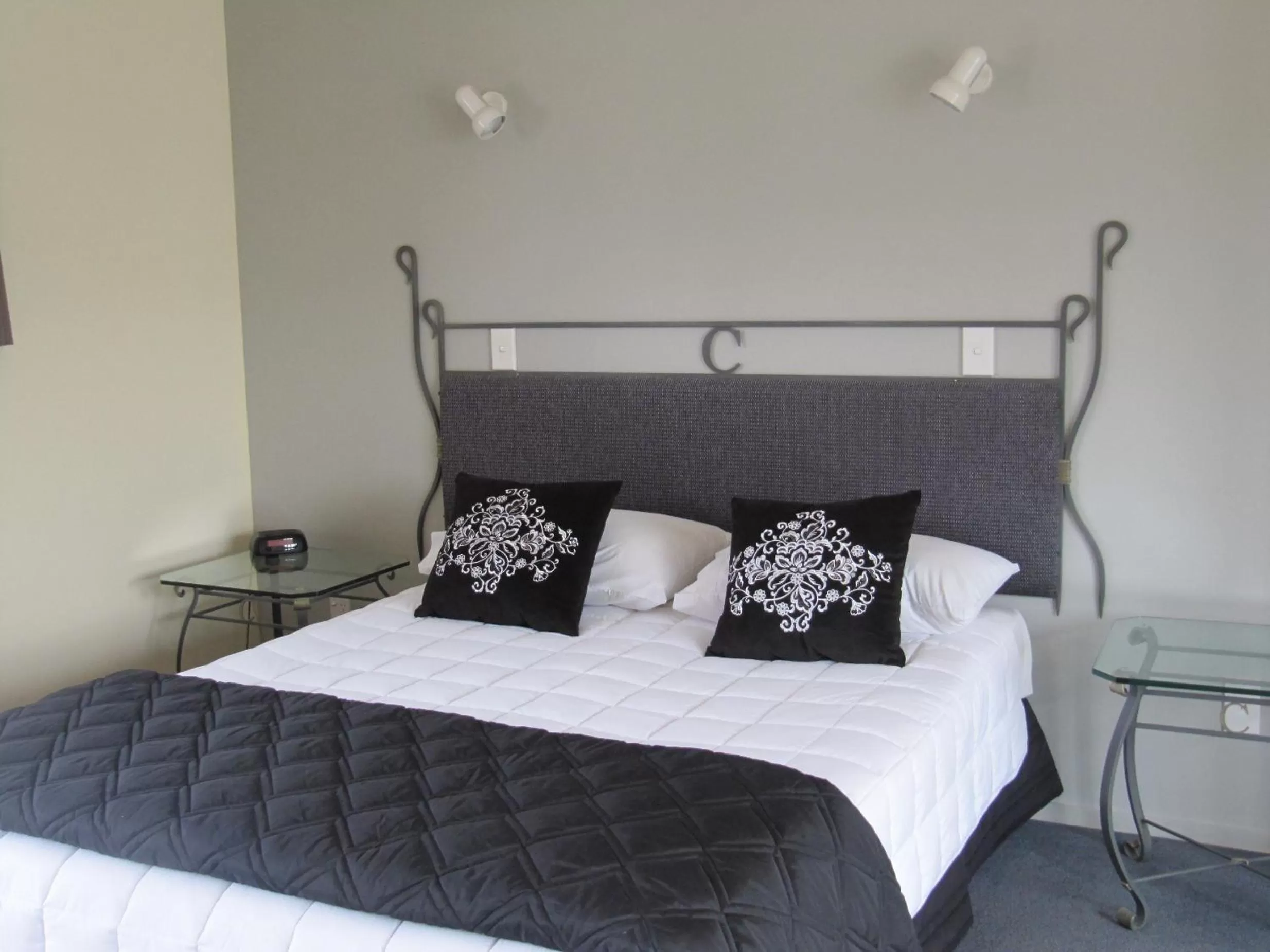 Bedroom, Bed in Chancellor Motor Lodge and Conference Centre