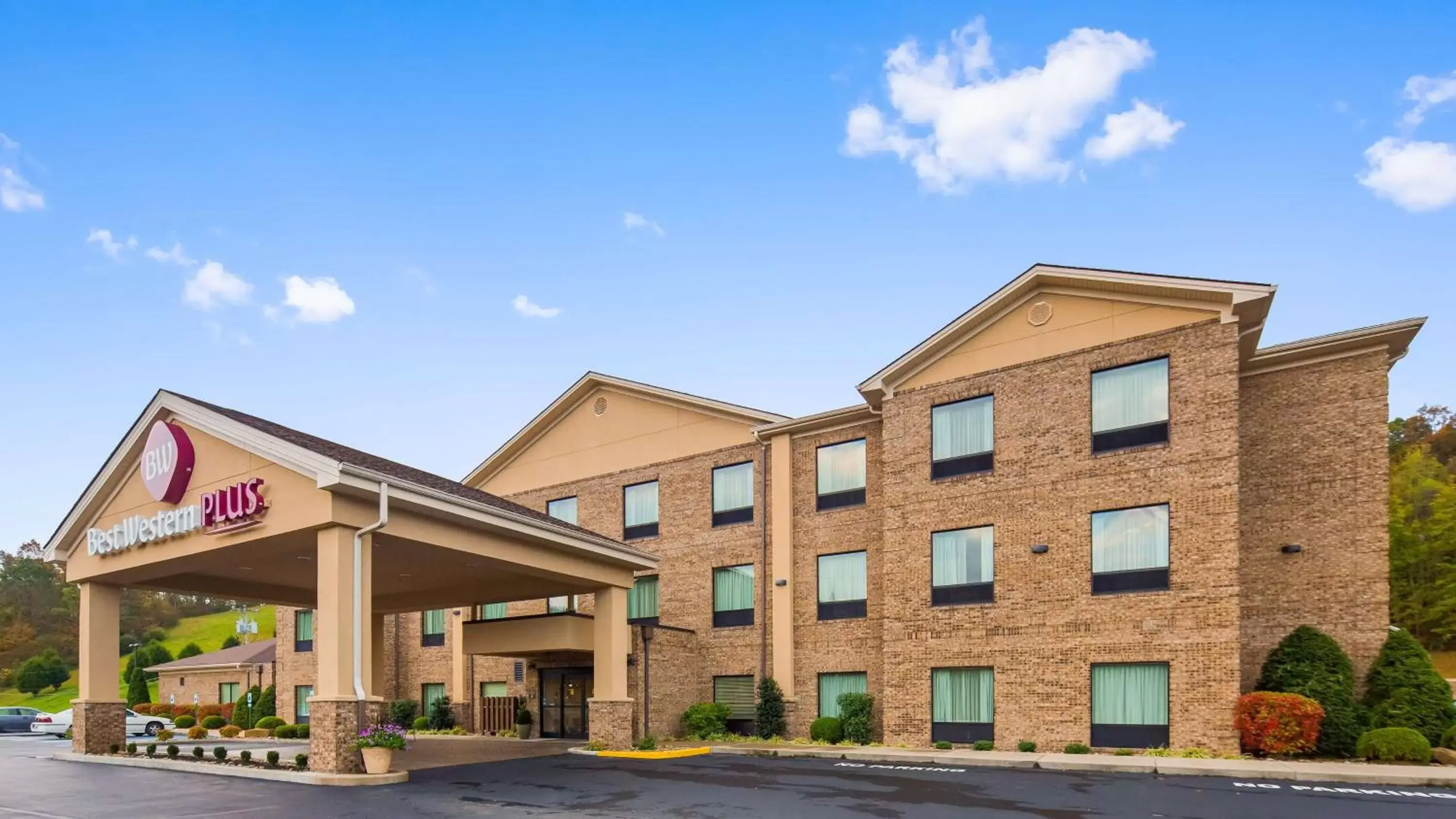 Property Building in Best Western Plus Louisa Property Building in Best Western Plus Louisa