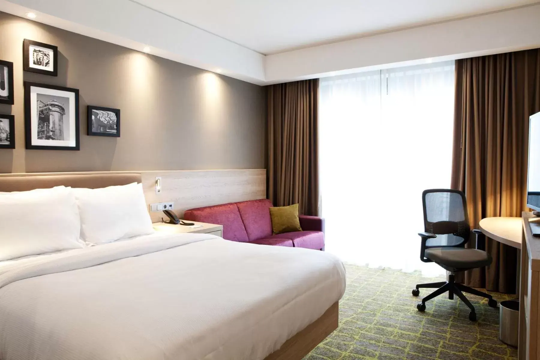 Bed in Hampton By Hilton Dortmund Phoenix See