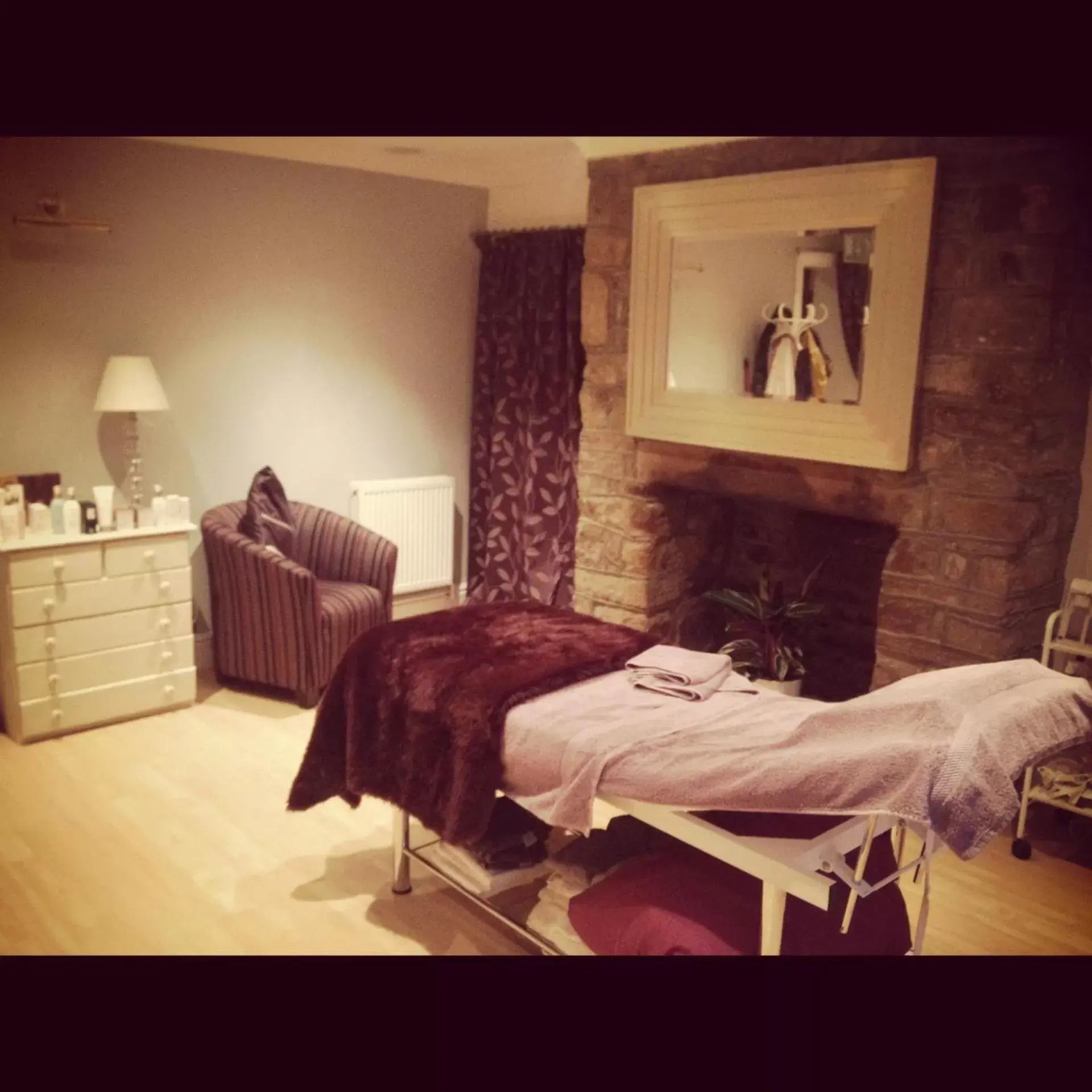 Massage in B/W Plus Buxton Lee Wood Hotel