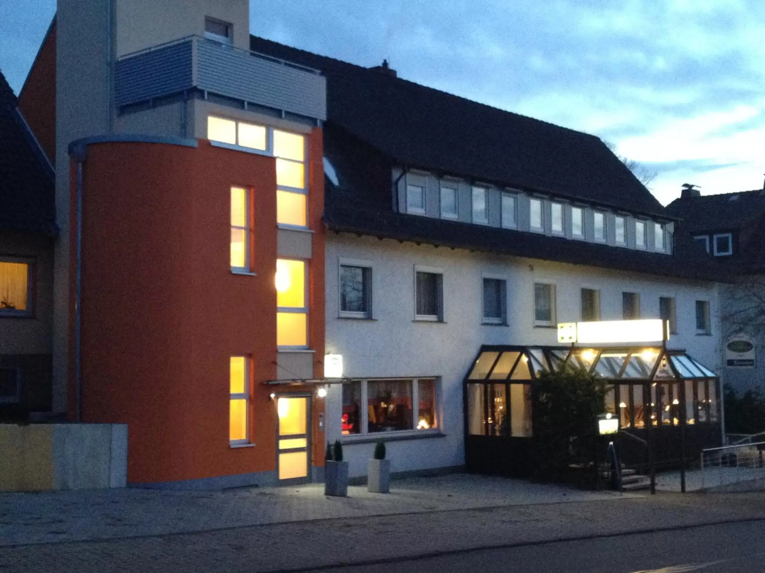 Facade/entrance, Property Building in Hotel-Restaurant zum Roeddenberg