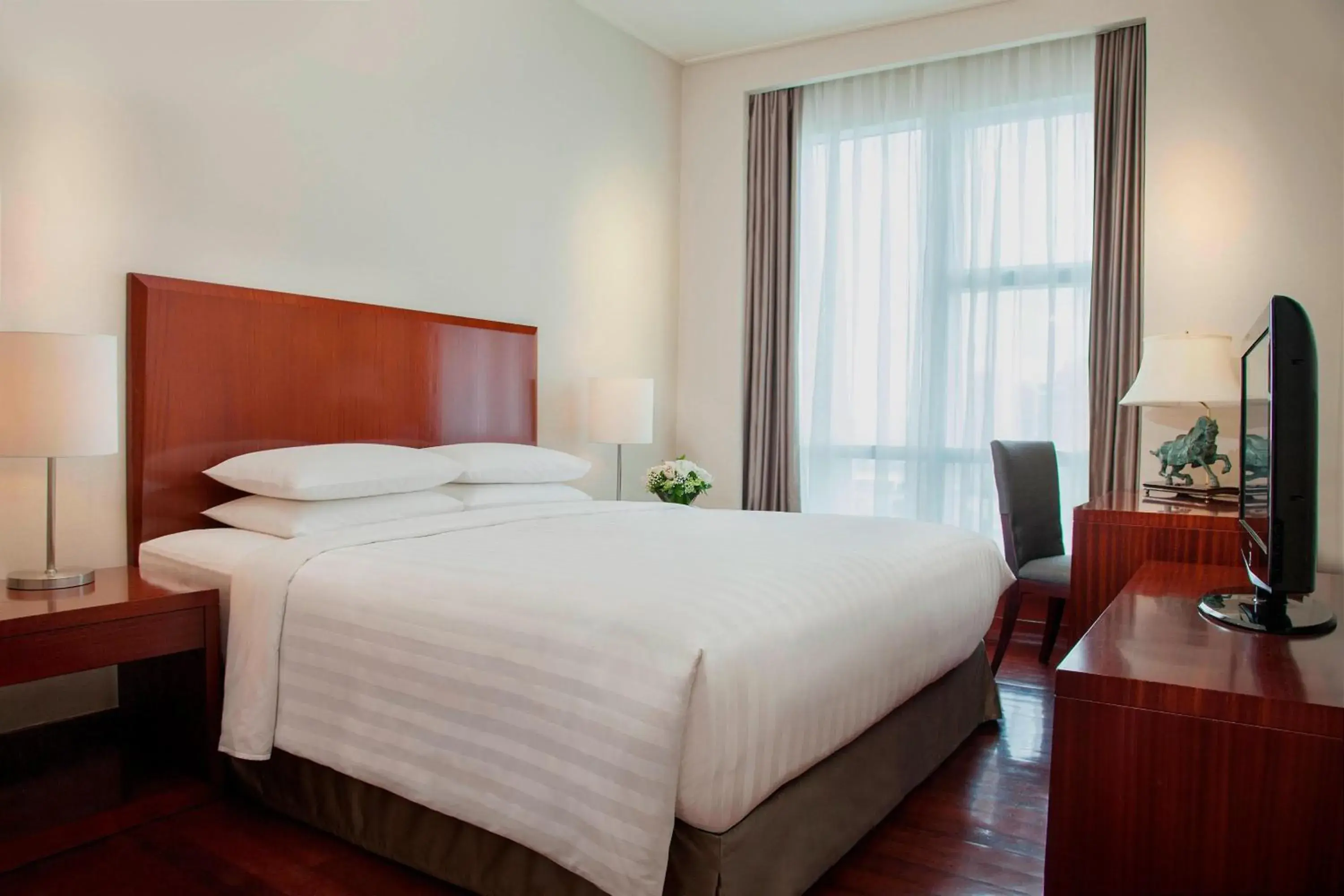 Bedroom, Bed in The Mayflower, Jakarta-Marriott Executive Apartments