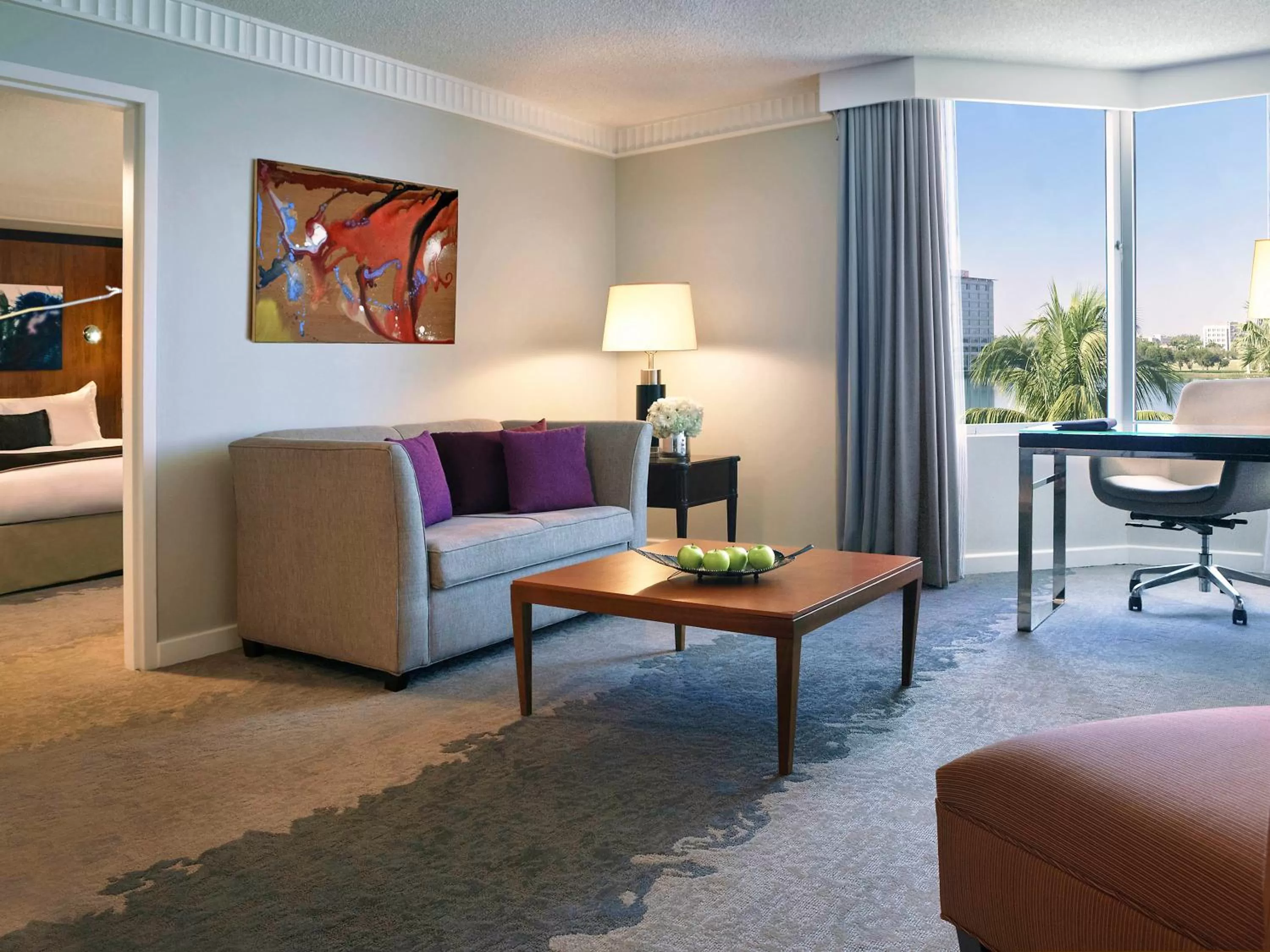 Living room, Bed in Pullman Miami Airport