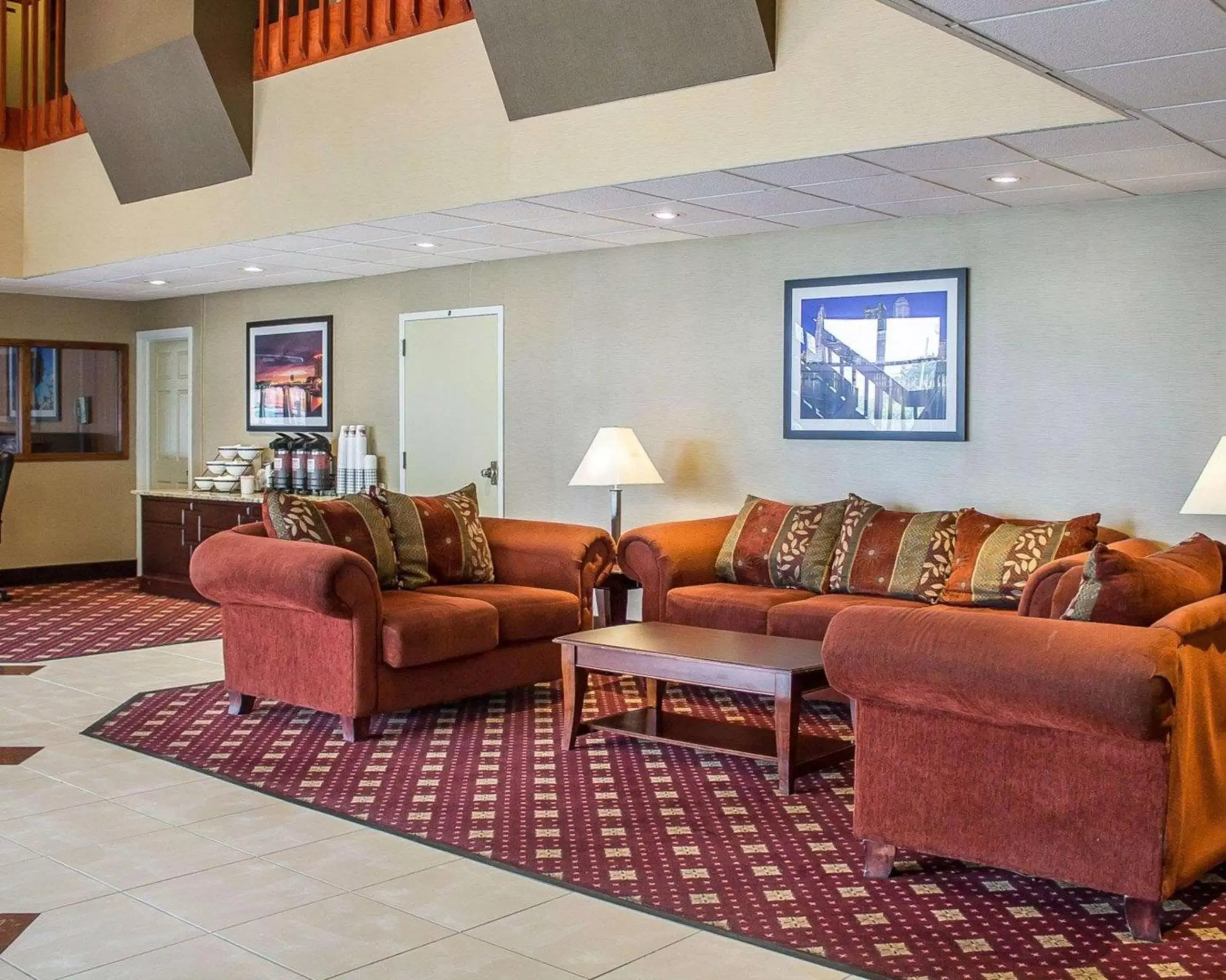 Lobby or reception, Seating Area in Norwood Inn & Suites Columbus Lobby or reception, Seating Area in Norwood Inn & Suites Columbus