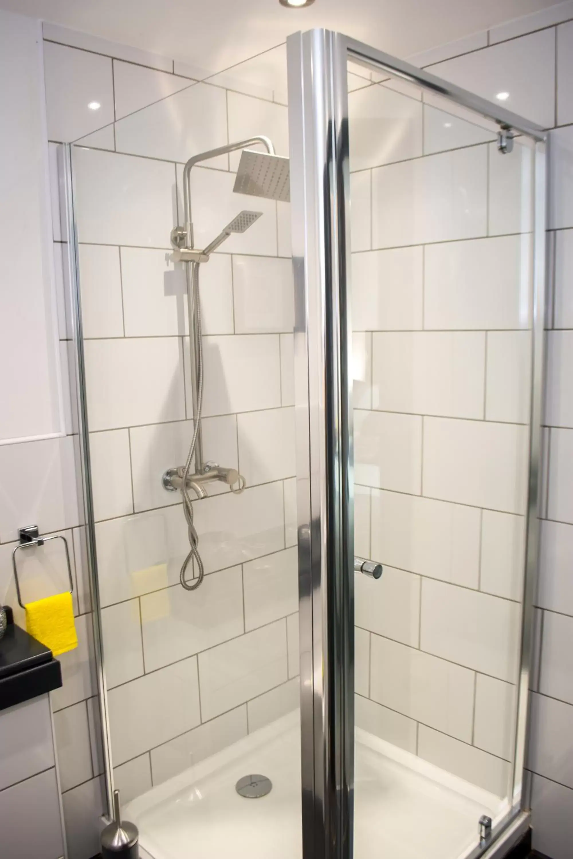 Shower, Bathroom in Trivelles Regency, Nottingham