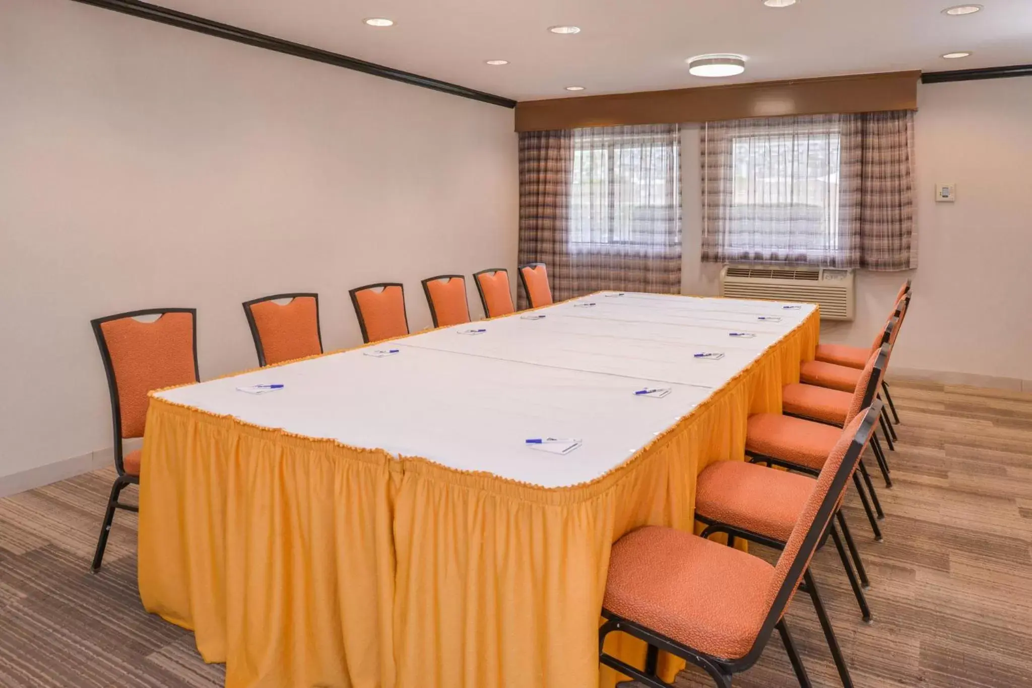 Meeting/conference room in Holiday Inn Express Palm Desert, an IHG Hotel