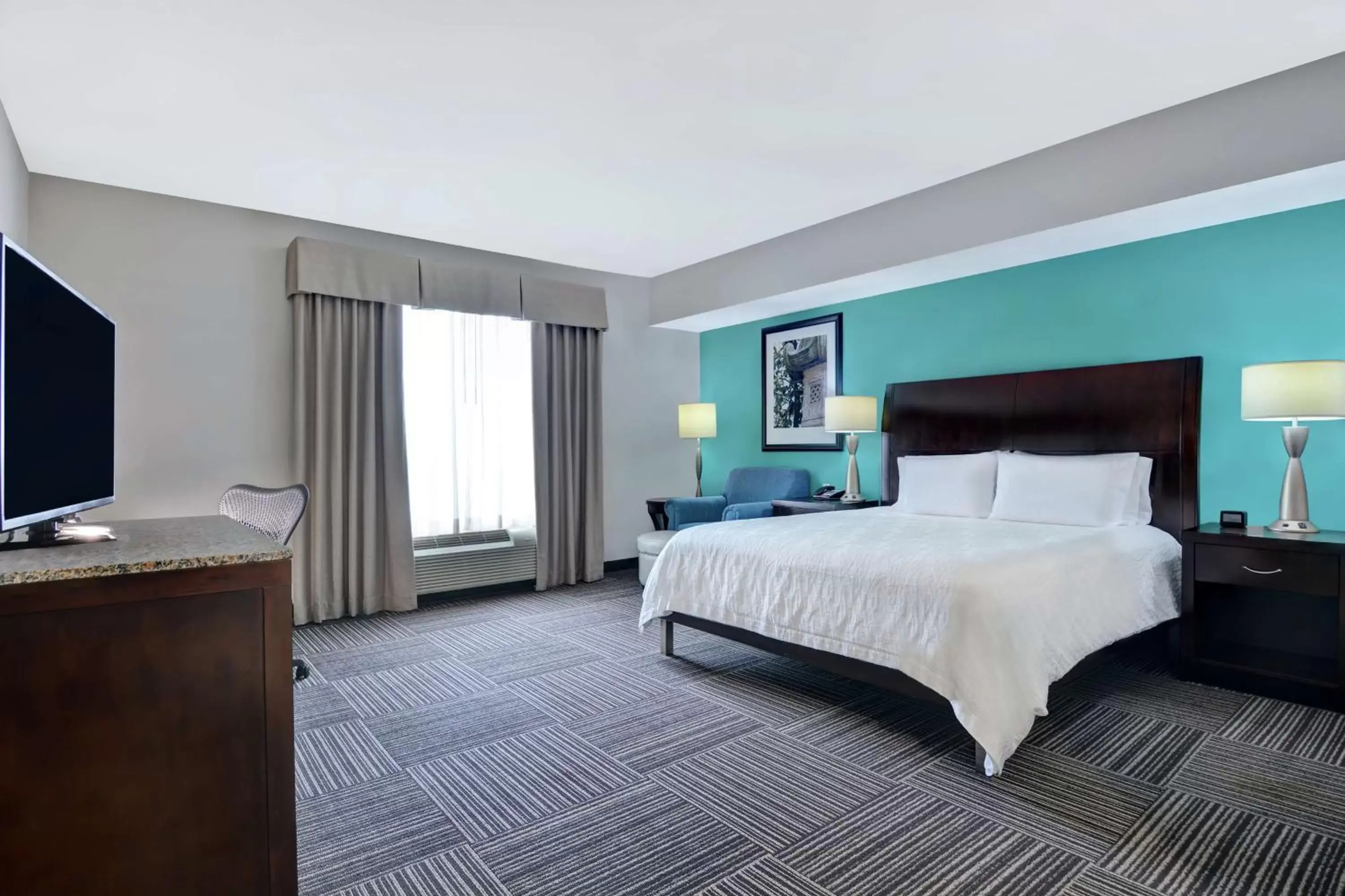 Bedroom, Bed in Hilton Garden Inn and Fayetteville Convention Center