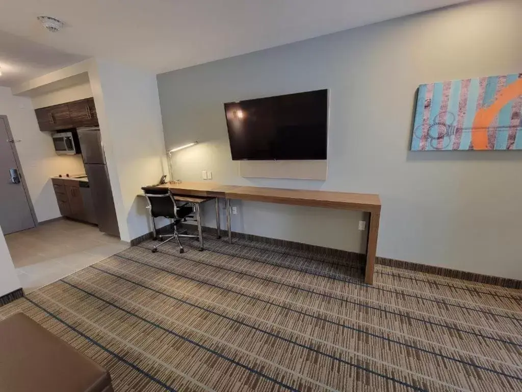 TV/Entertainment Center in MainStay Suites