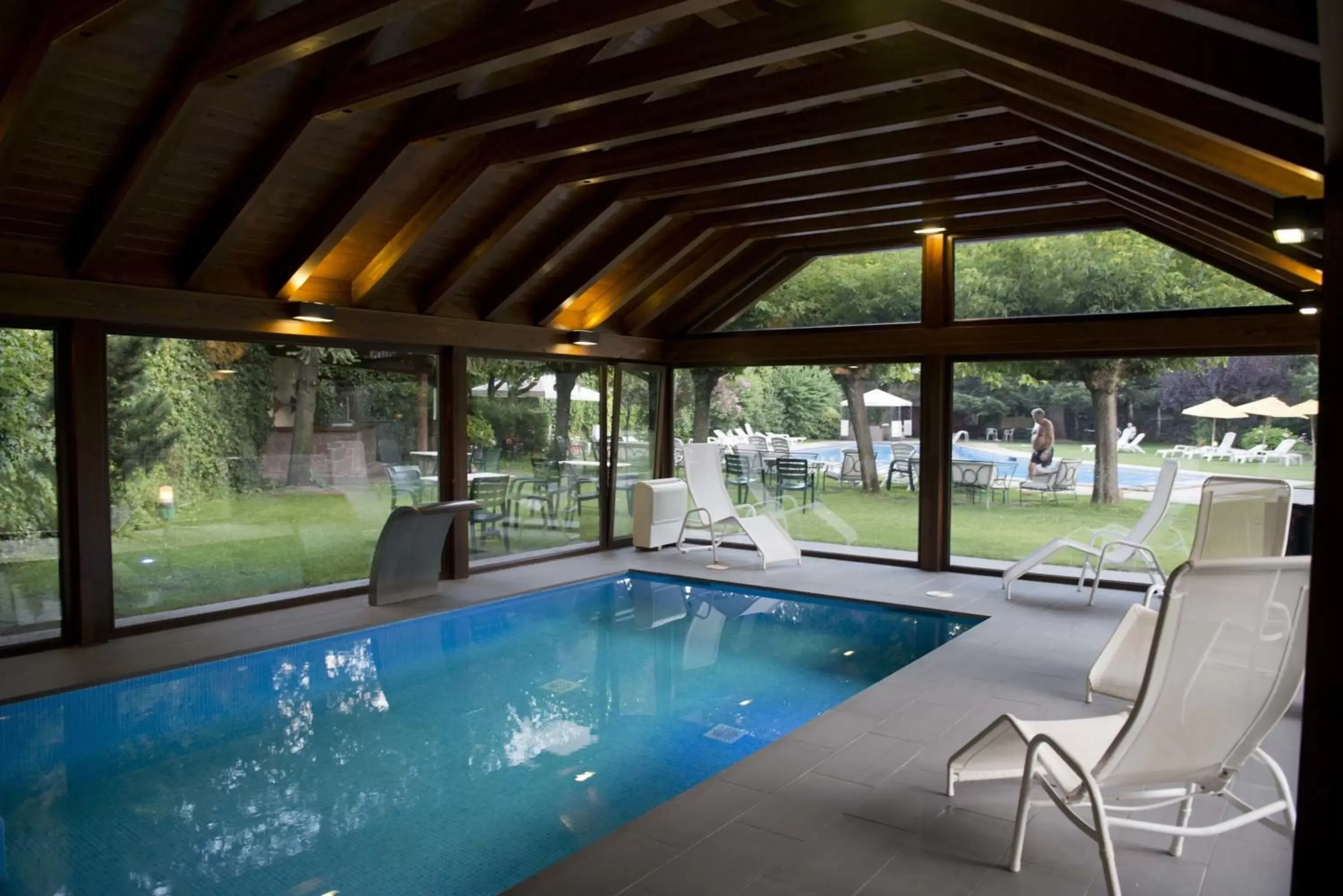 Hot Spring Bath, Swimming Pool in Hotel Restaurant Pessets & SPA