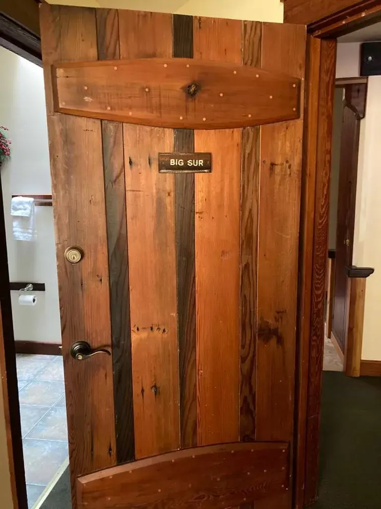 Bathroom in Front Street Inn and Spa