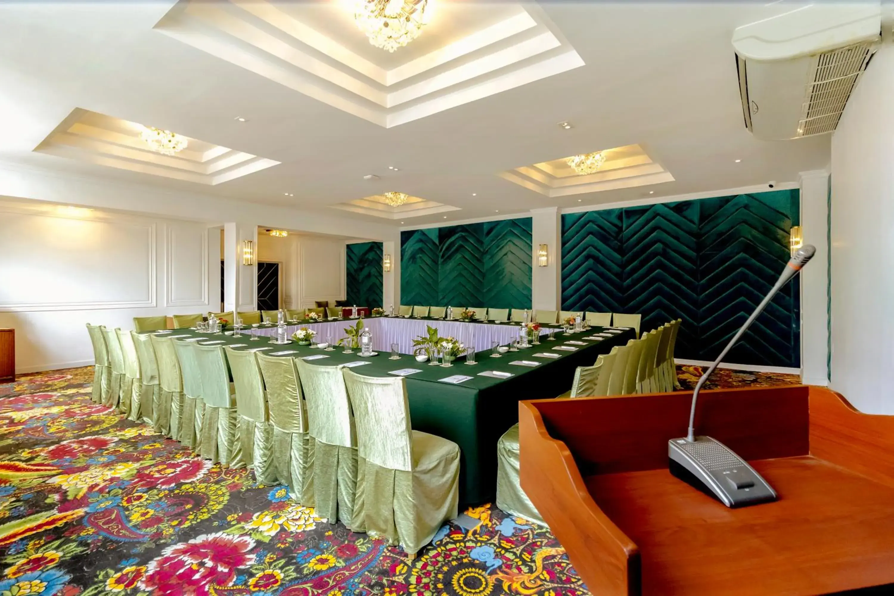 Meeting/conference room in Hotel Himalaya