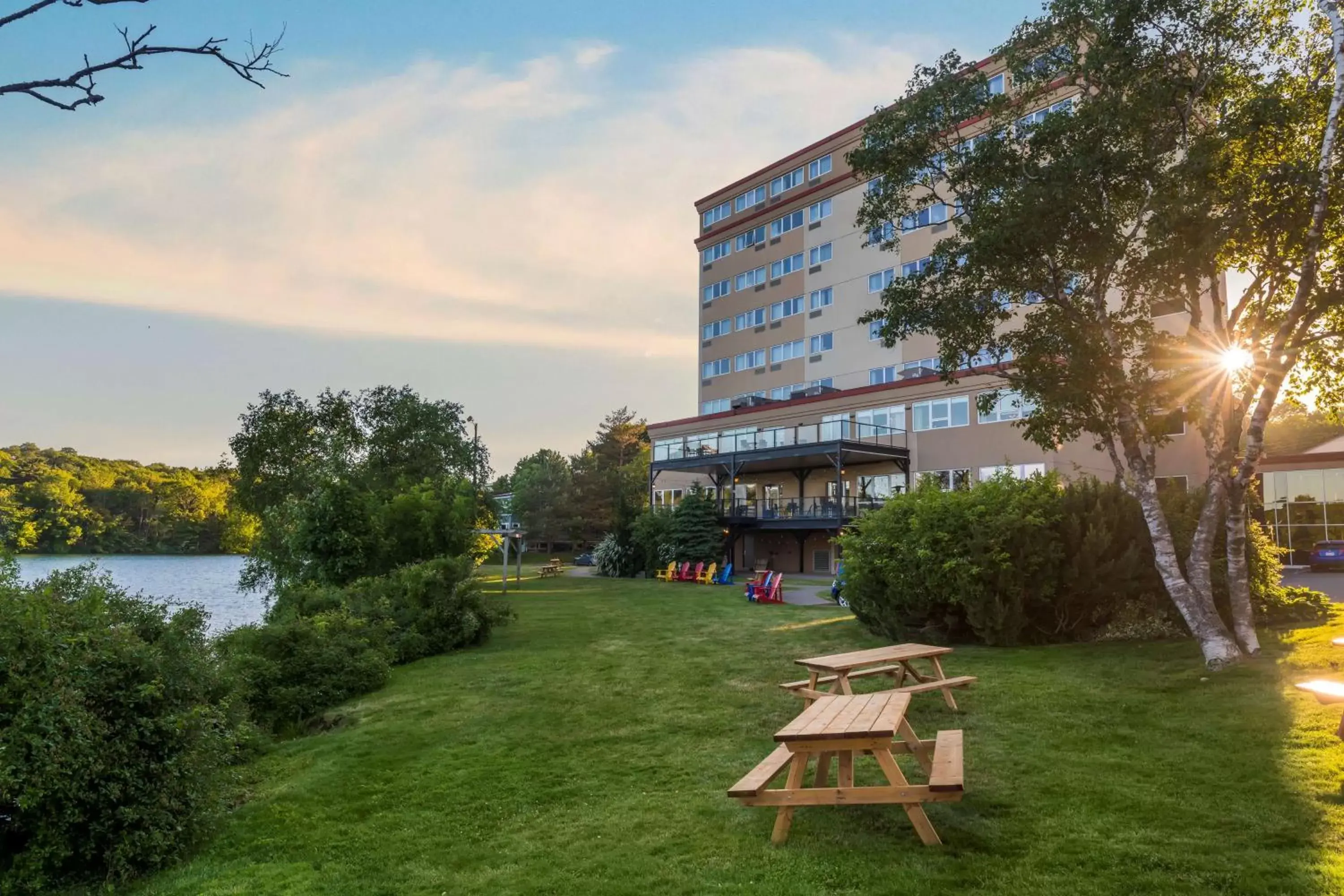 Property building in Best Western Plus Chocolate Lake Hotel - Halifax Property building in Best Western Plus Chocolate Lake Hotel - Halifax