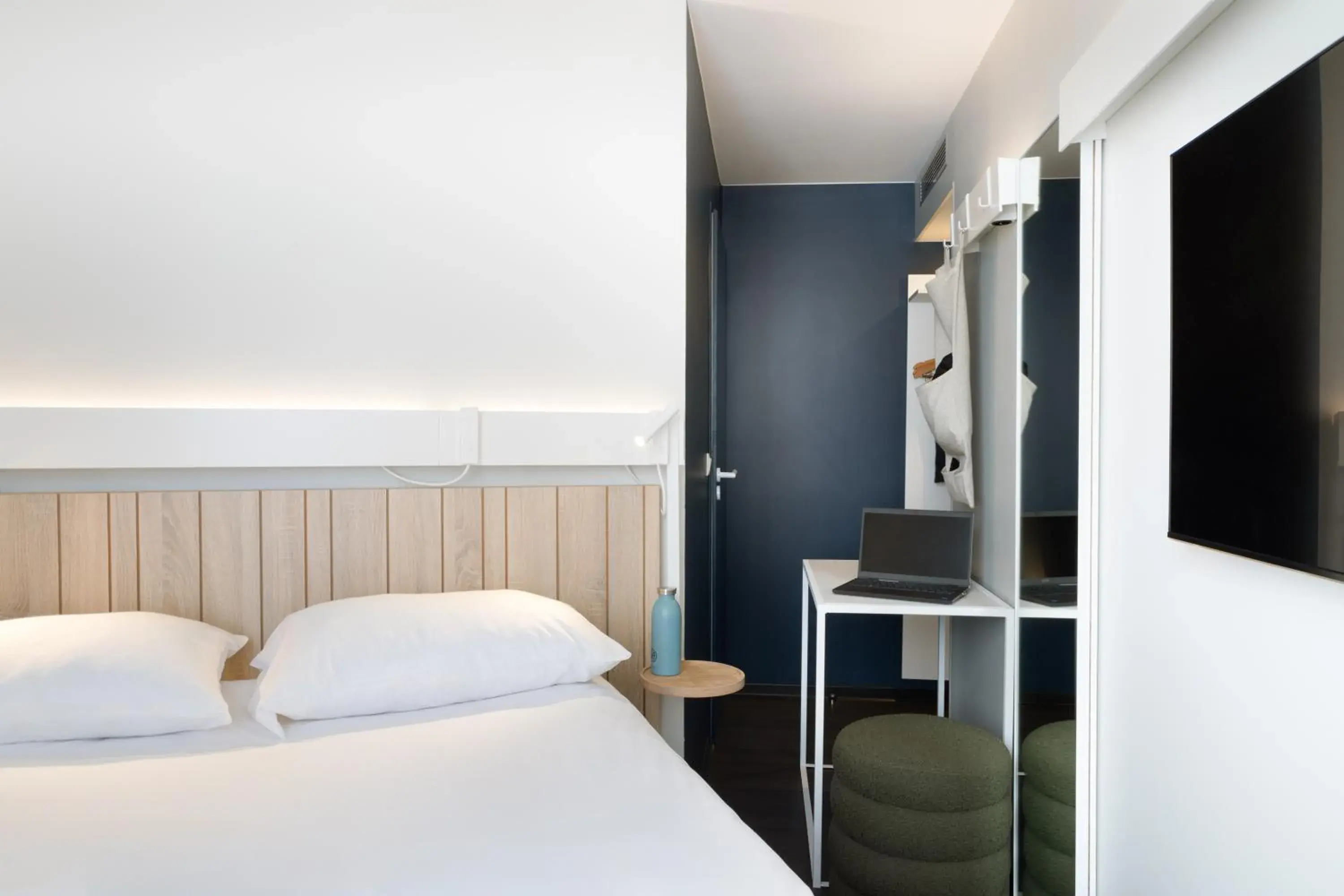 Photo of the whole room, Bed in ibis Paris Nation Davout