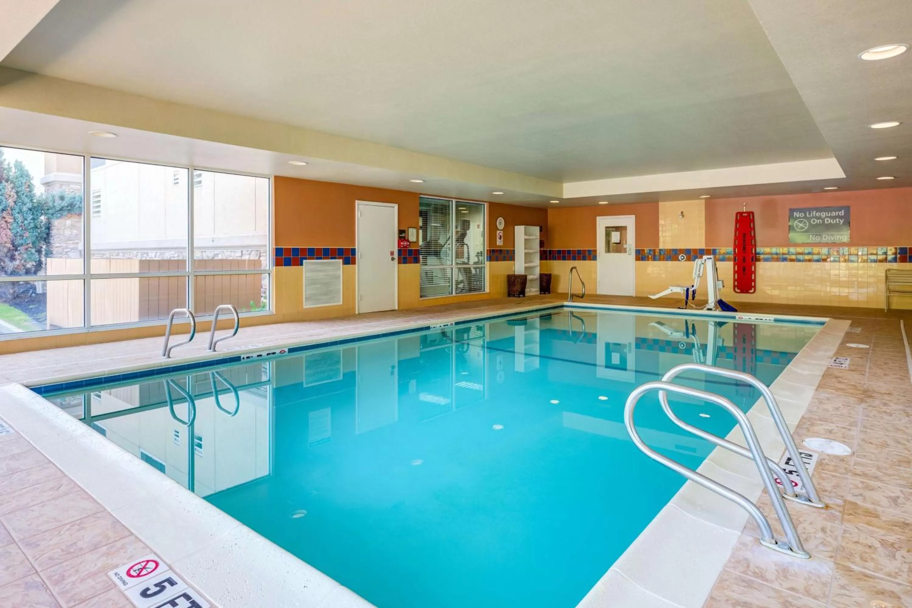 Pool view in Hampton Inn & Suites Westford-Chelmsford