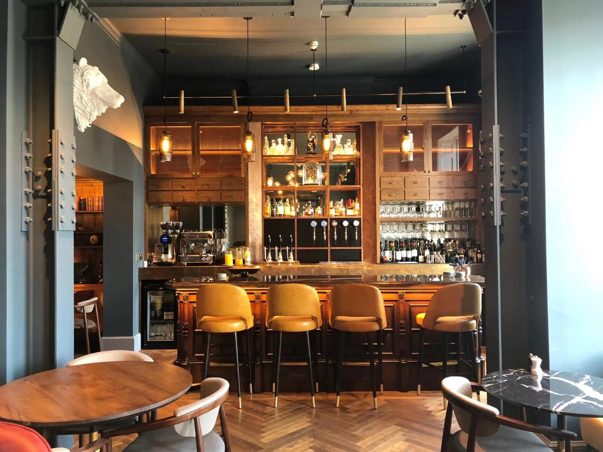 Lounge or bar in Angel Hotel