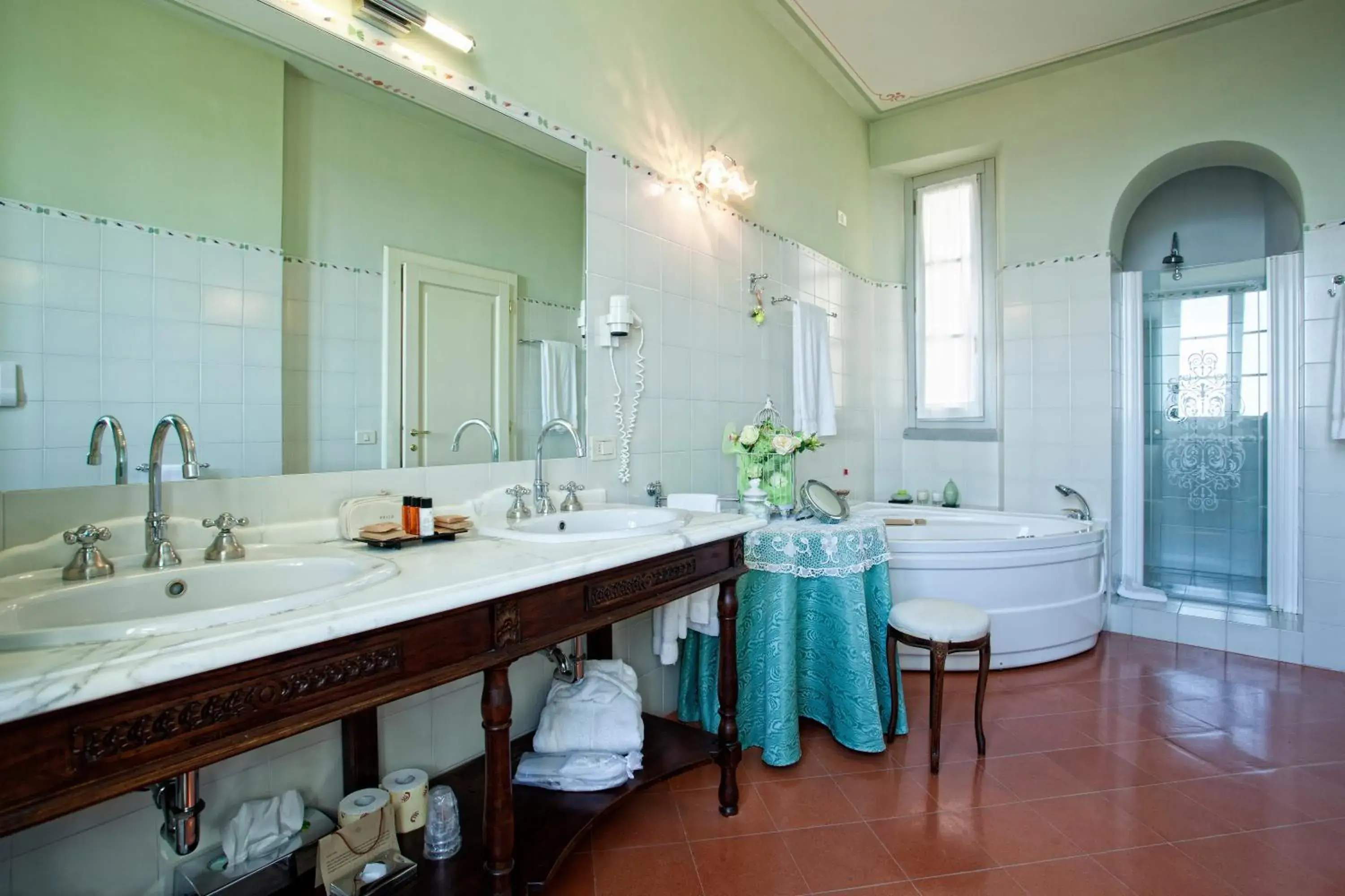 Bathroom in Hotel Villa Marsili