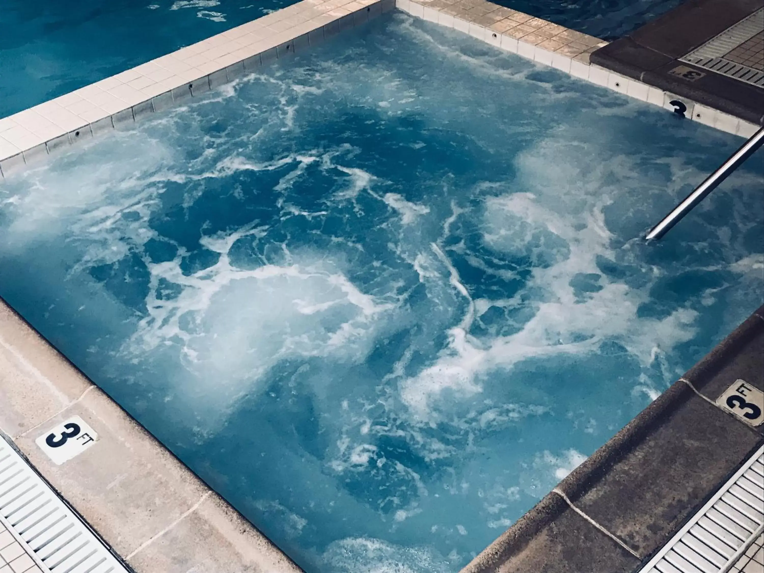 Hot Tub, Swimming Pool in Best Western Grand Victorian Inn