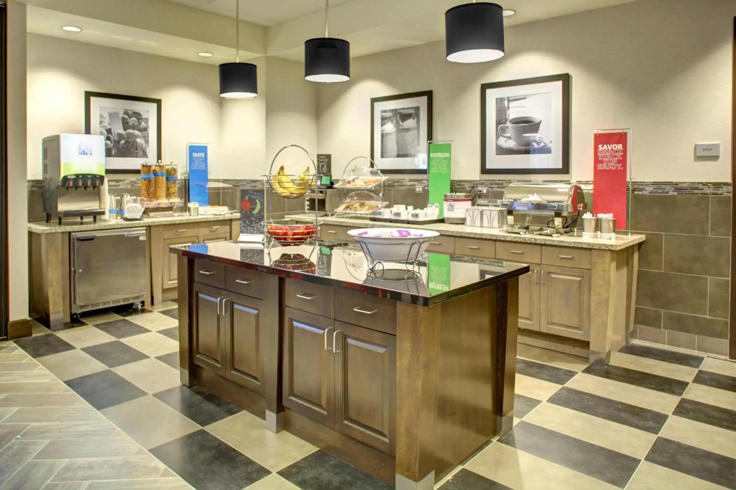 Dining area, Restaurant/Places to Eat in Hampton Inn & Suites - Roanoke-Downtown, VA