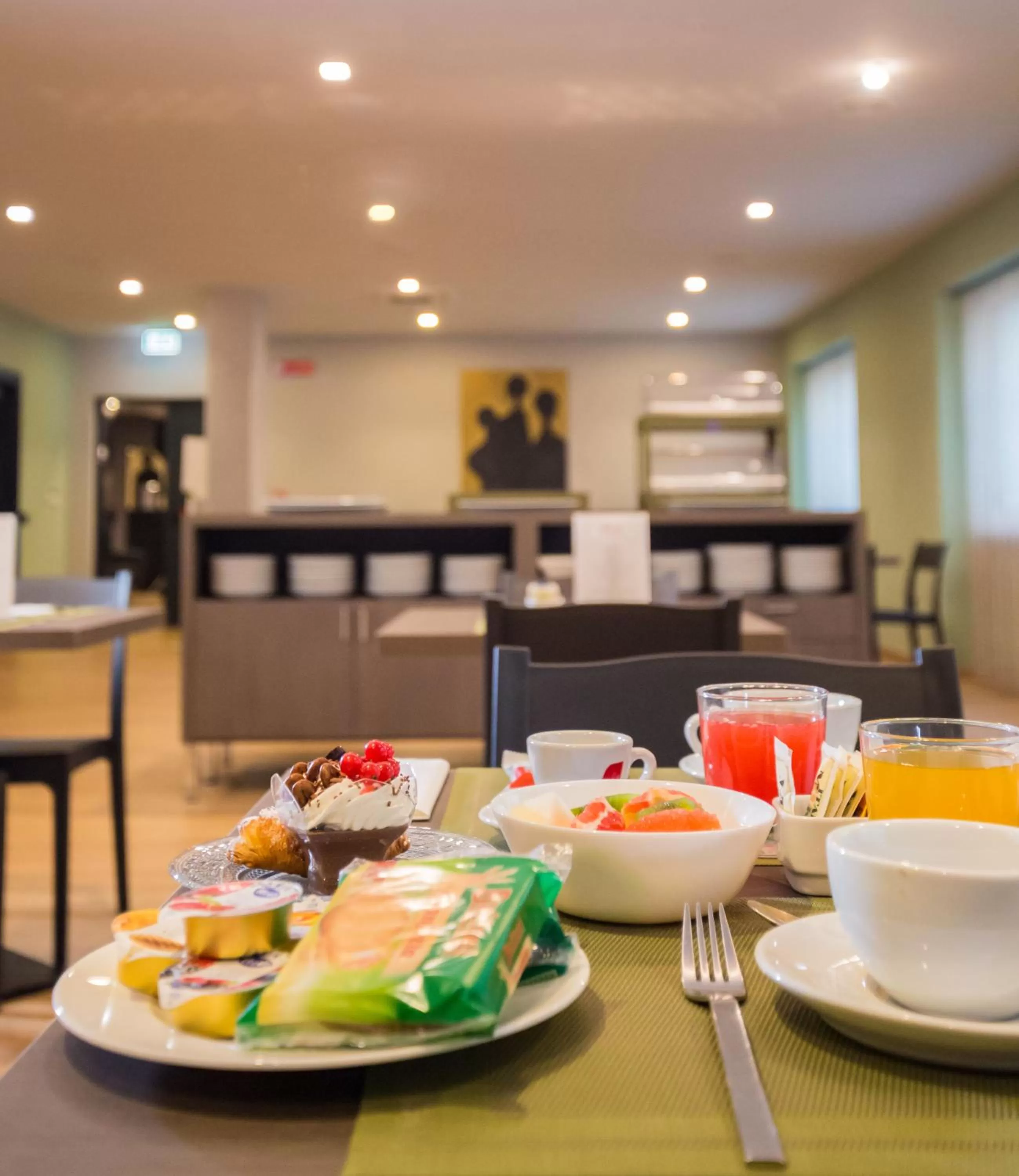 Restaurant/places to eat in Hotel Europa Art Caserta