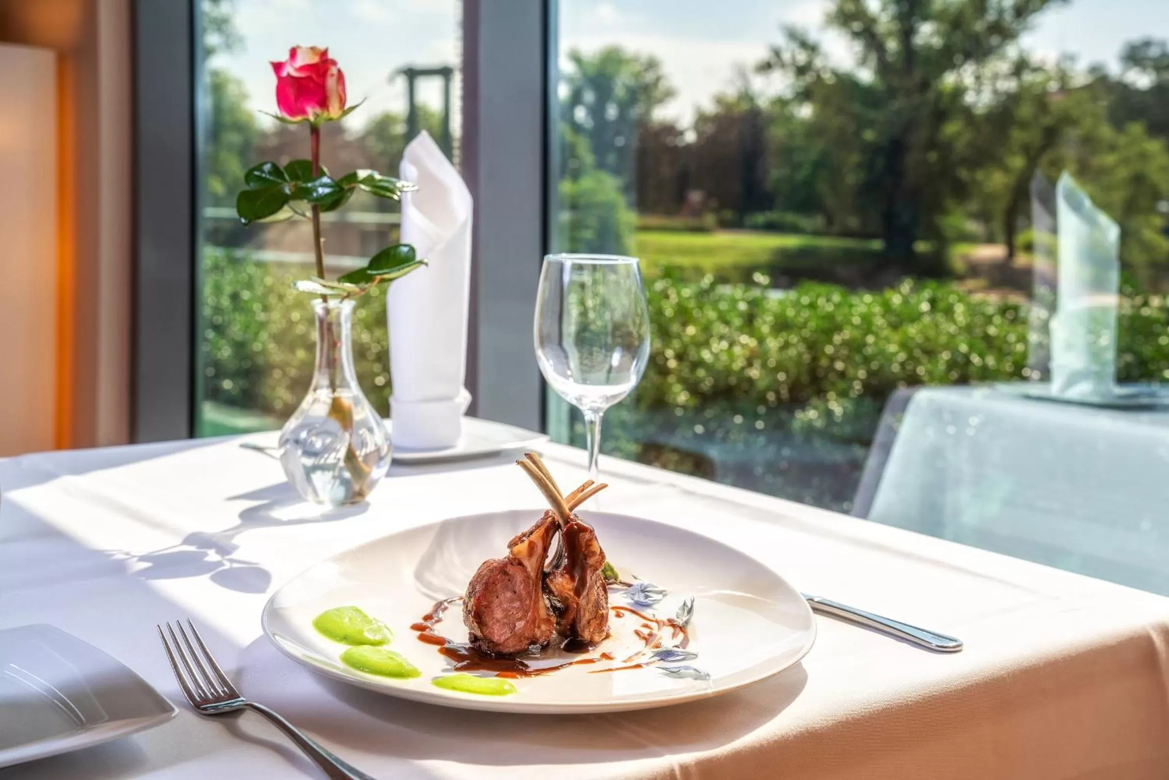 Restaurant/places to eat in HP Park Plaza