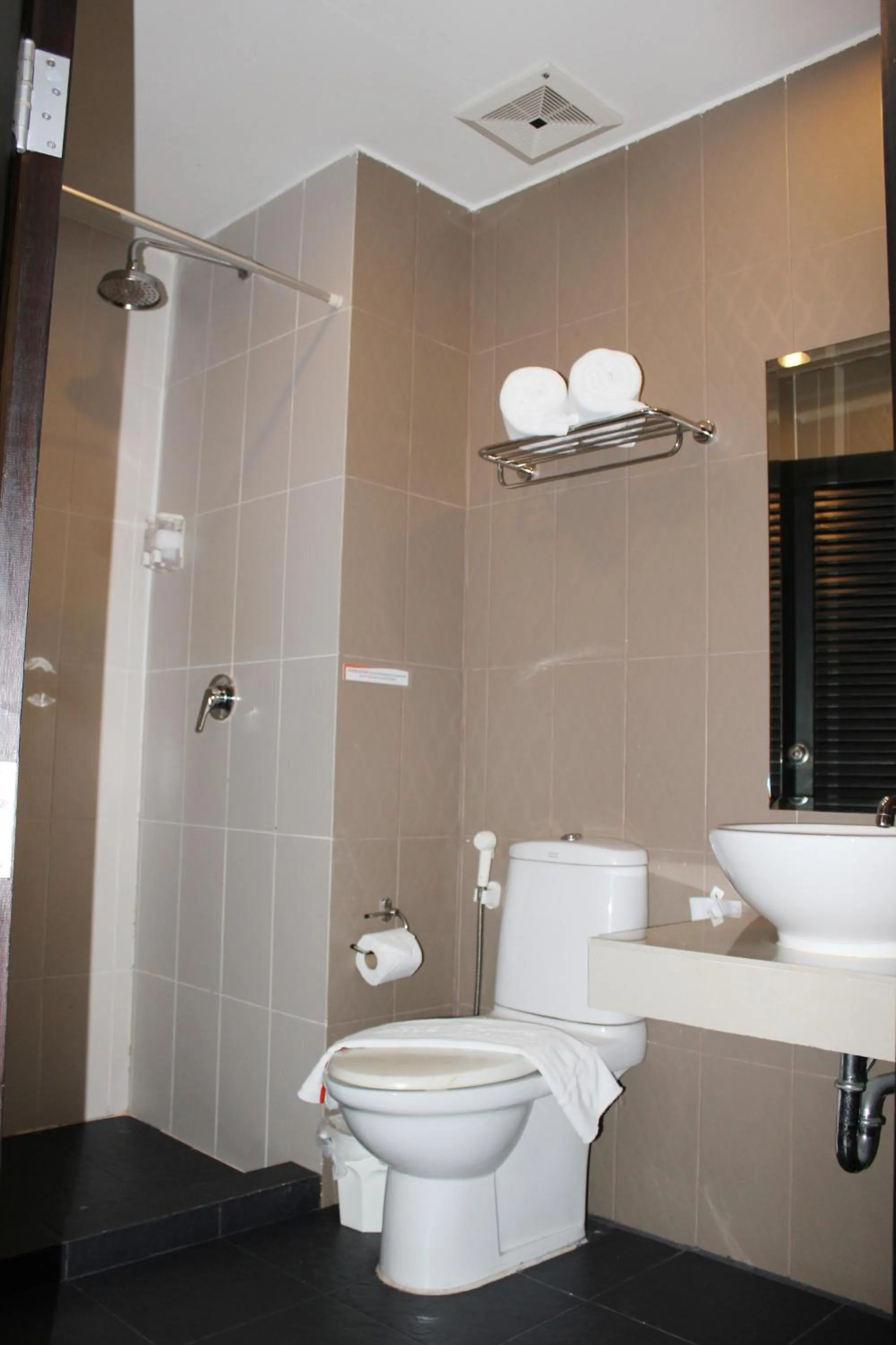 Bathroom in Lub Sbuy Hostel