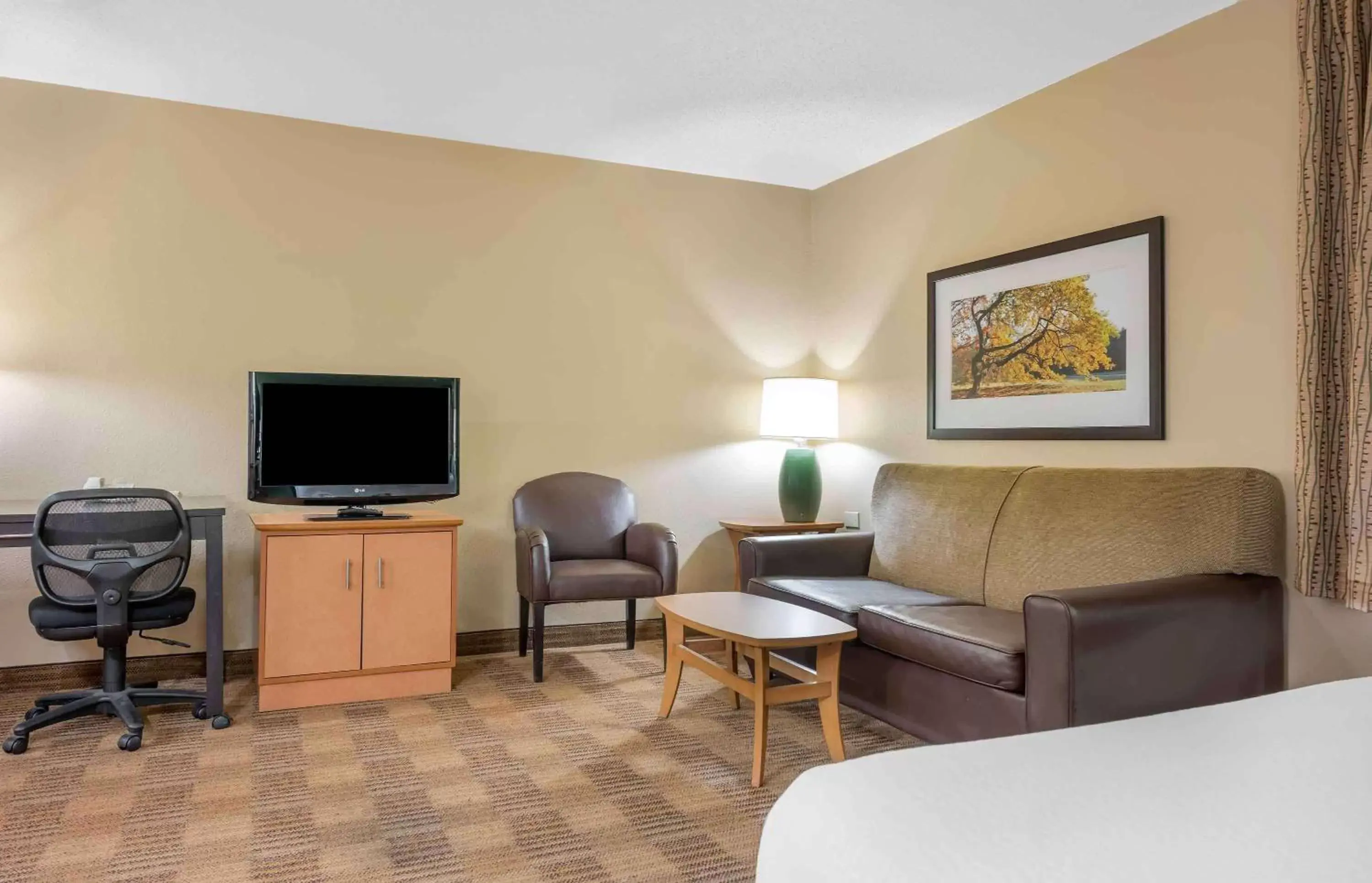 Bedroom, Seating Area in Extended Stay America Suites - Pittsburgh - Airport