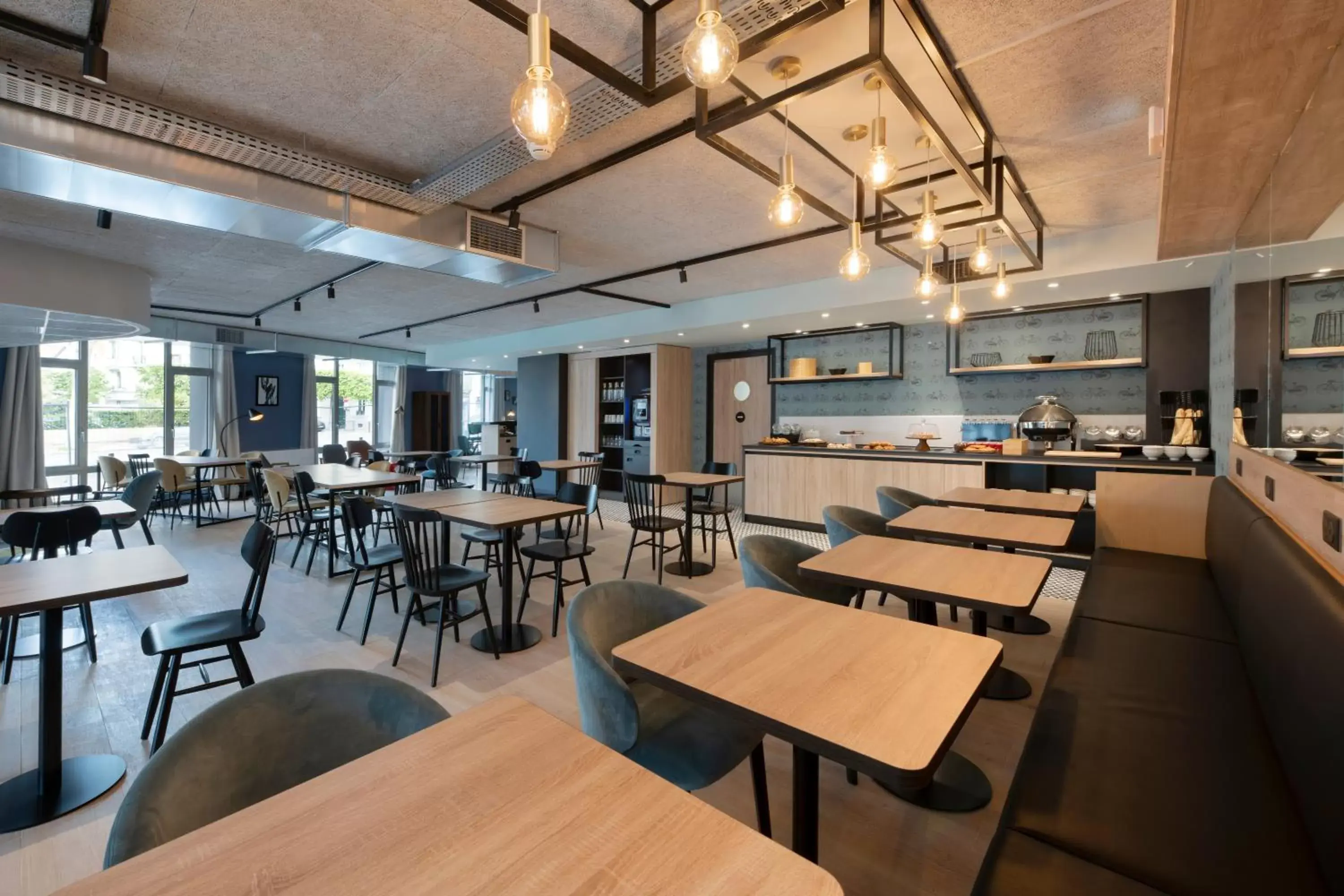 Lounge or bar in Tulip Residences Joinville-Le-Pont Lounge or bar in Tulip Residences Joinville-Le-Pont