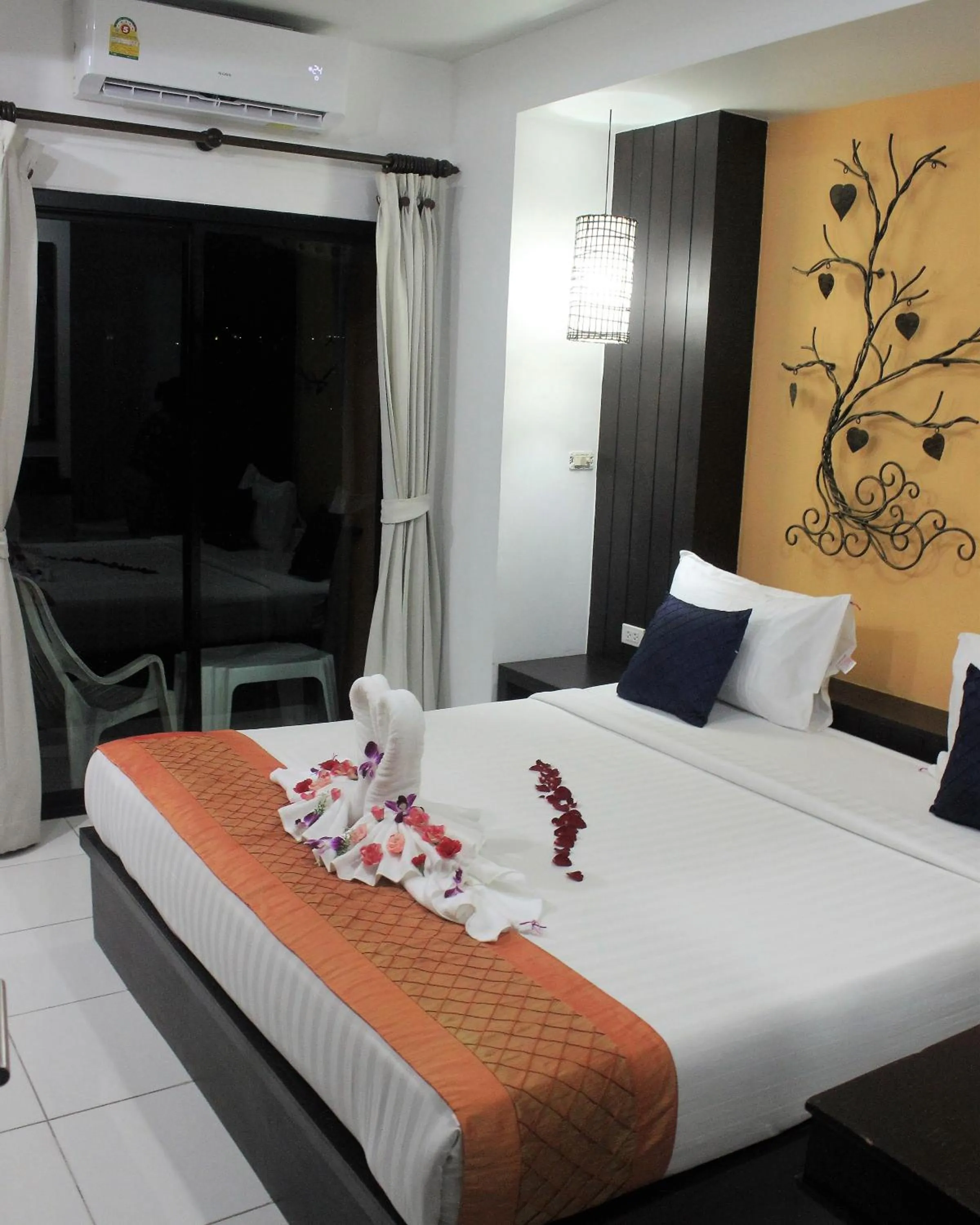 TV/Entertainment Center in Amber Residence - SHA Plus