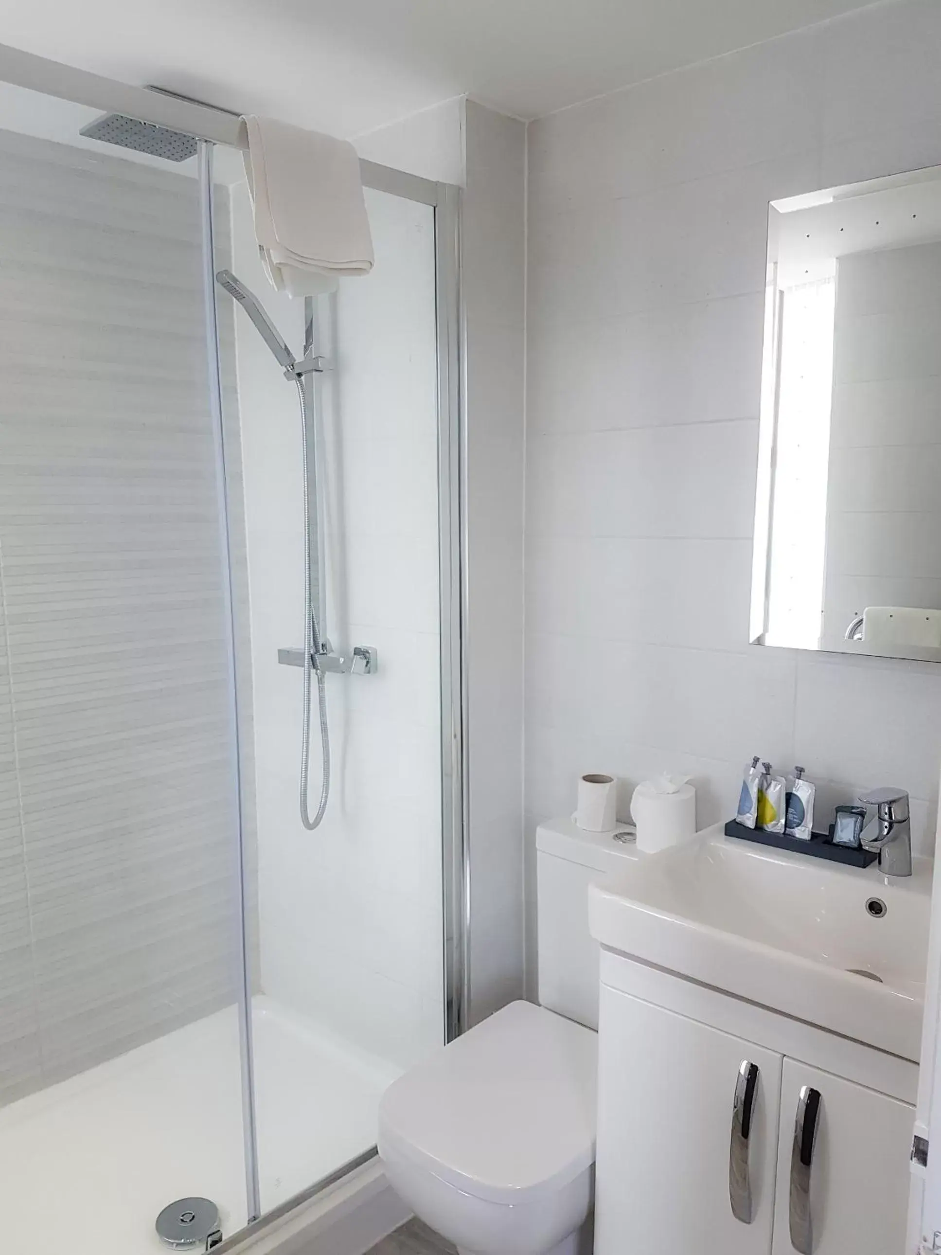 Shower, Bathroom in Ocean Beach Hotel & Spa - OCEANA COLLECTION