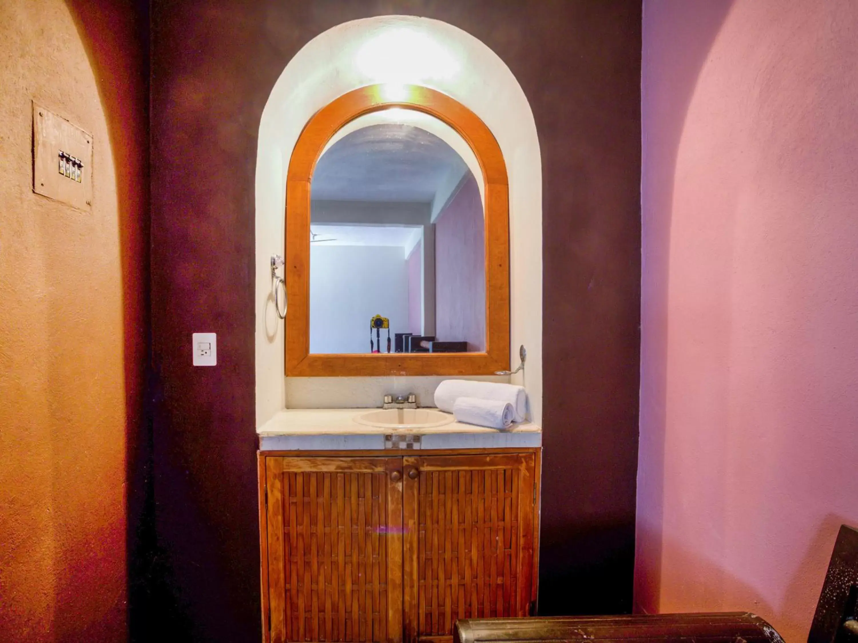 Bathroom in OYO Hotel Posada Lys, Zihuatanejo