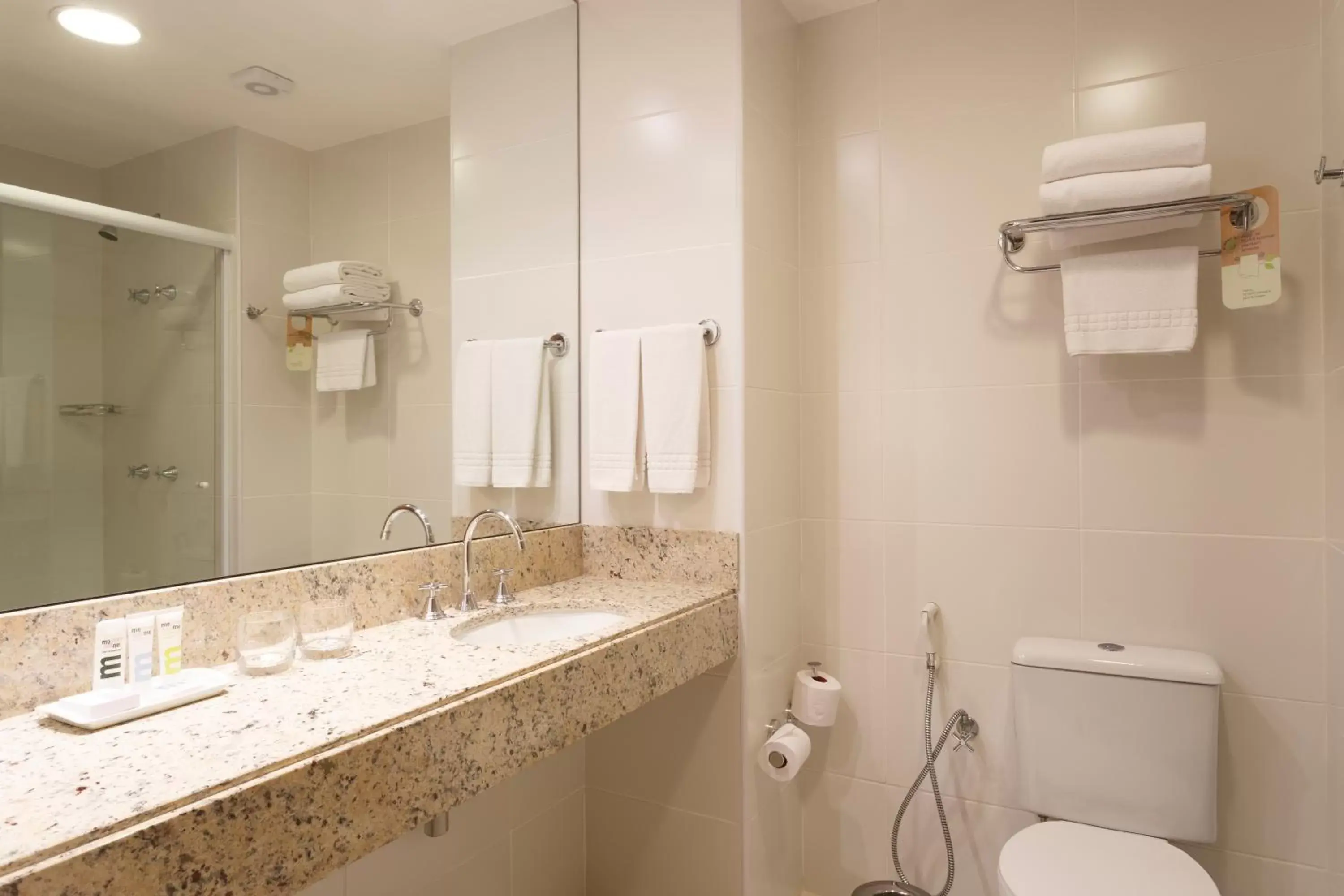 Bathroom in Mercure Salvador Pituba Bathroom in Mercure Salvador Pituba