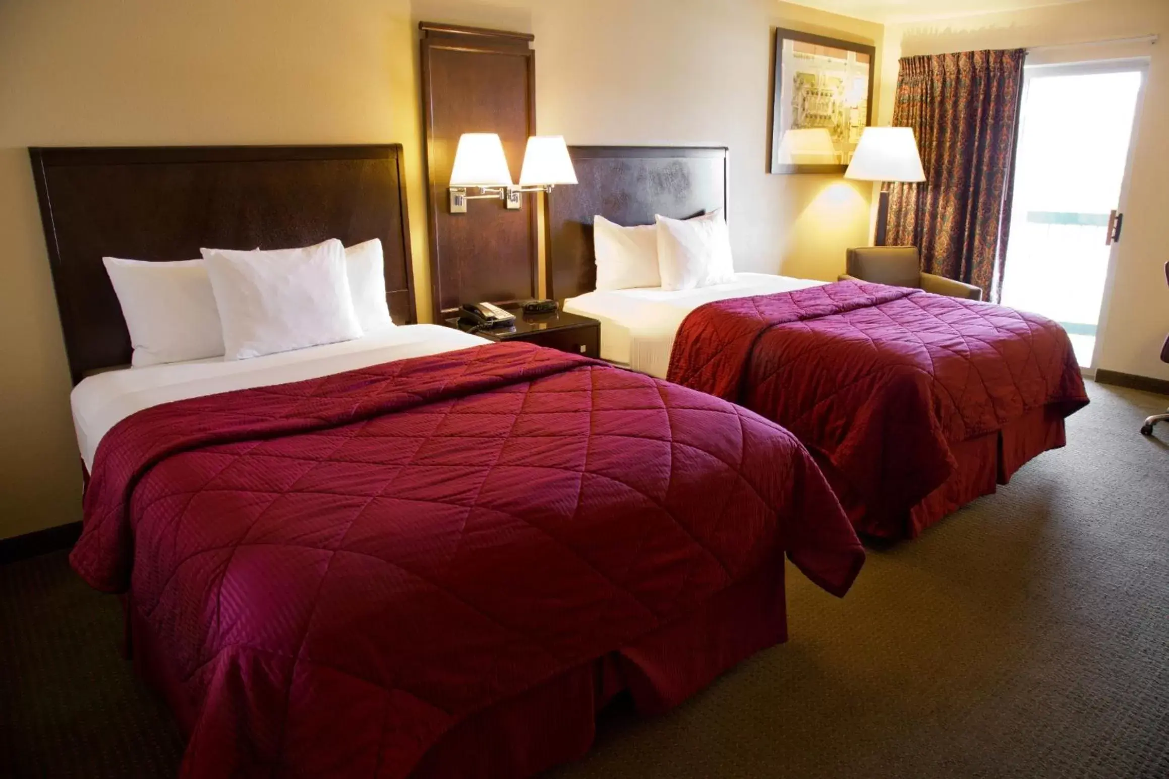 Queen Room with Two Queen Beds - Non-Smoking in Cedars Inn Queen Room with Two Queen Beds - Non-Smoking in Cedars Inn