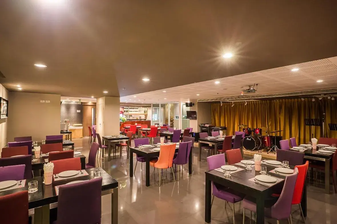 Restaurant/Places to Eat in Beyond Suite Hotel (SHA Plus)
