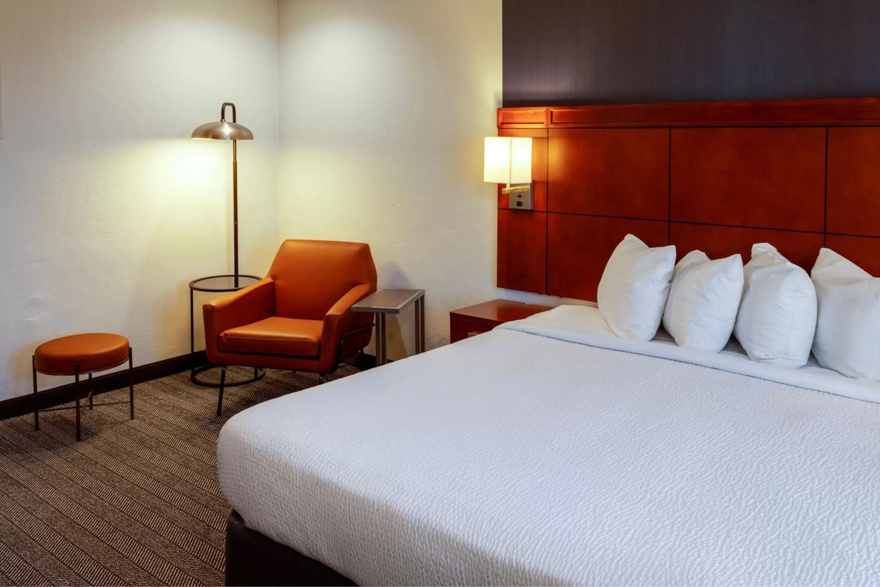 Photo of the whole room, Bed in Courtyard by Marriott Oklahoma City North/Quail Springs