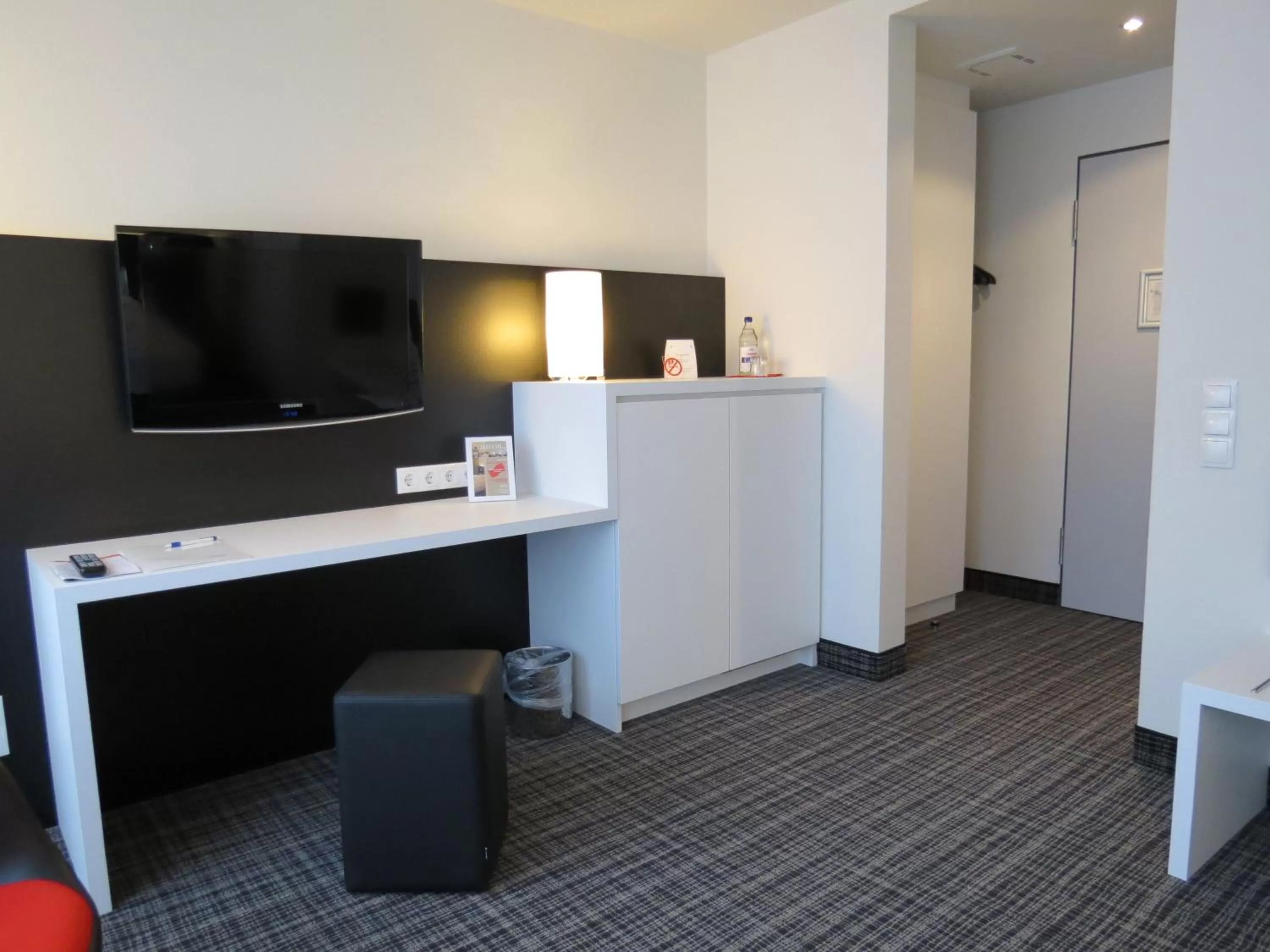 TV and multimedia in Comfor Hotel Ulm City