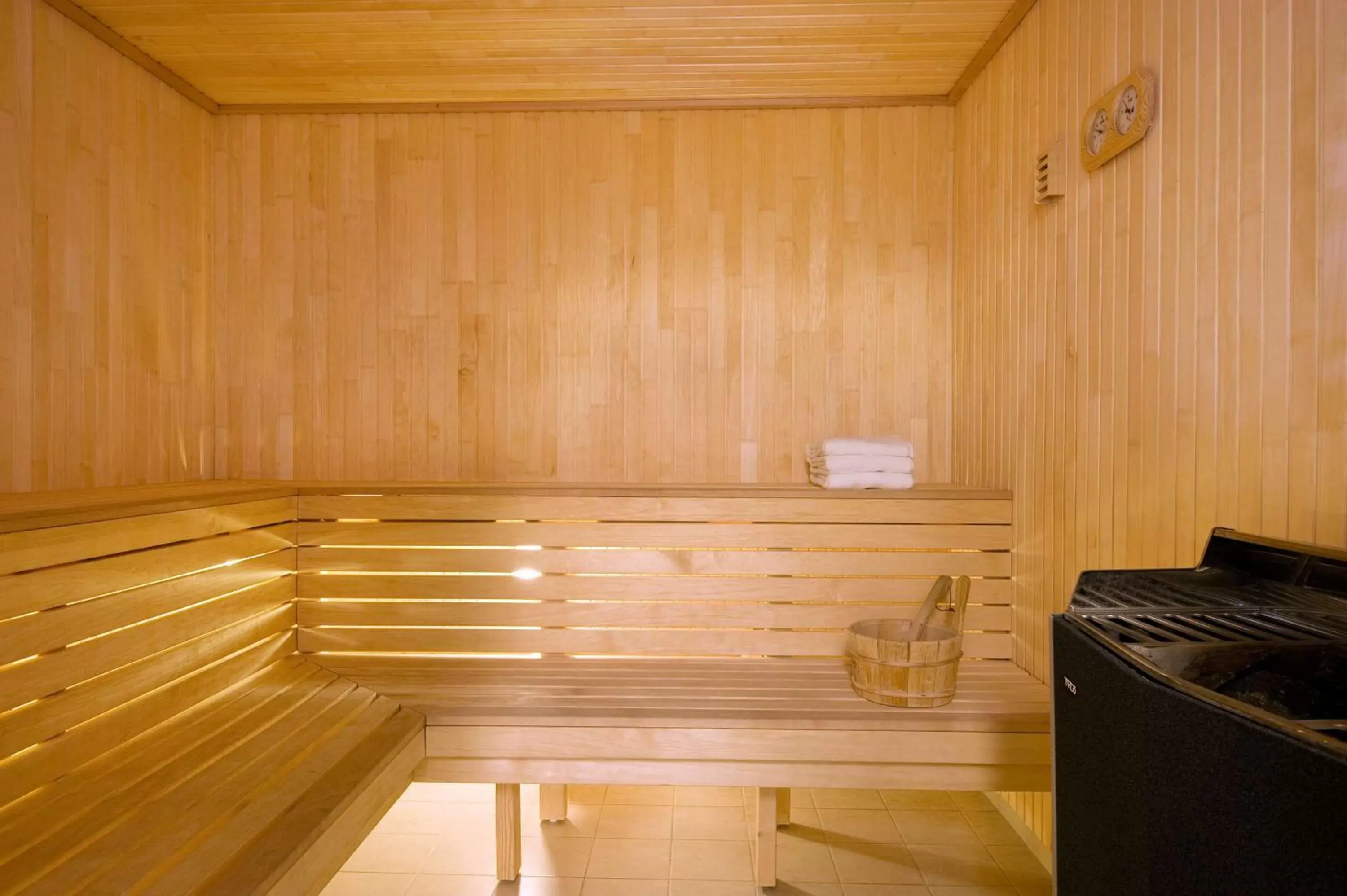 Sauna in Sure Hotel by Best Western Esplanade