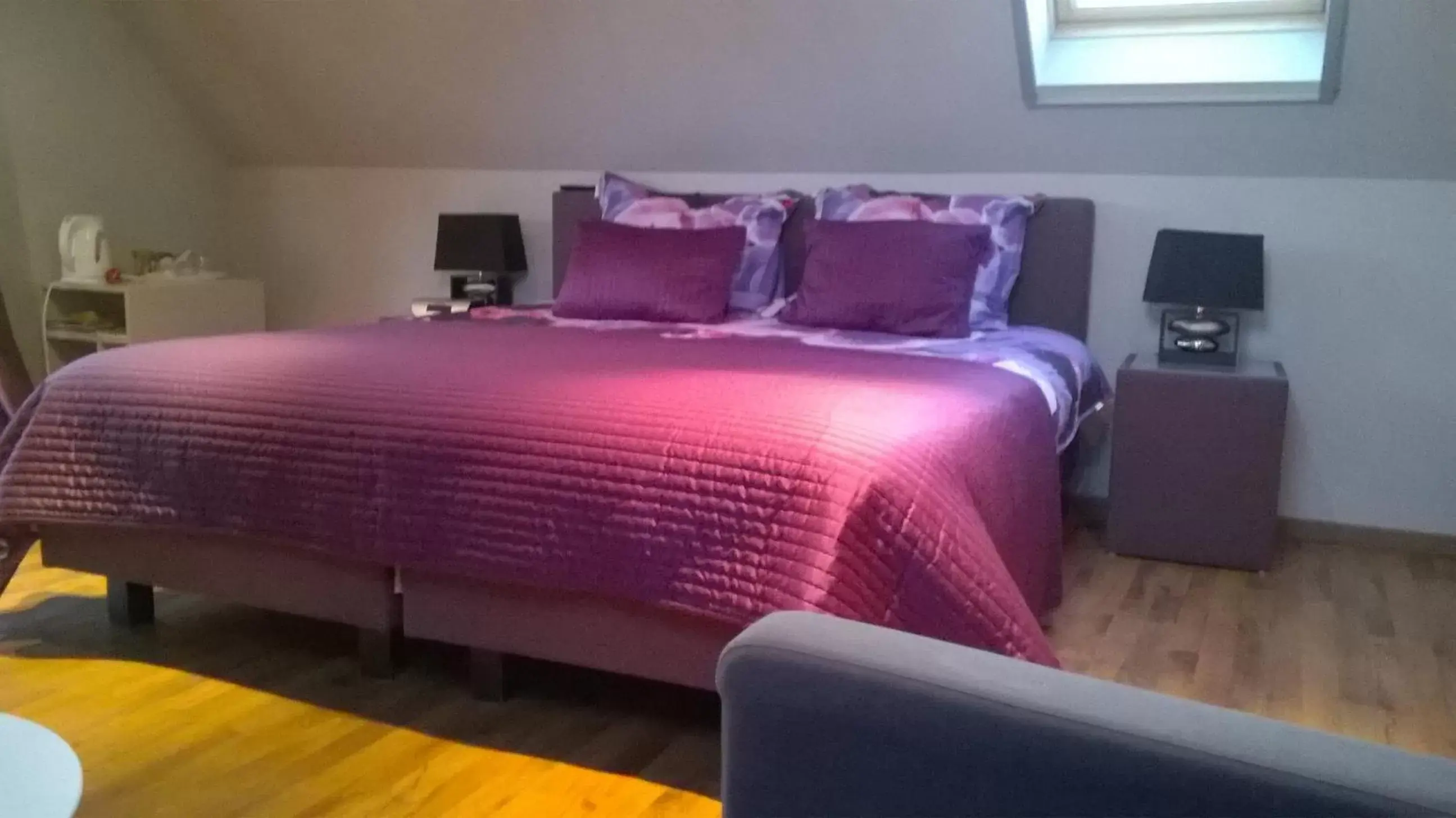 Deluxe Double Room with Bath in B&B De Zoete Kers Deluxe Double Room with Bath in B&B De Zoete Kers