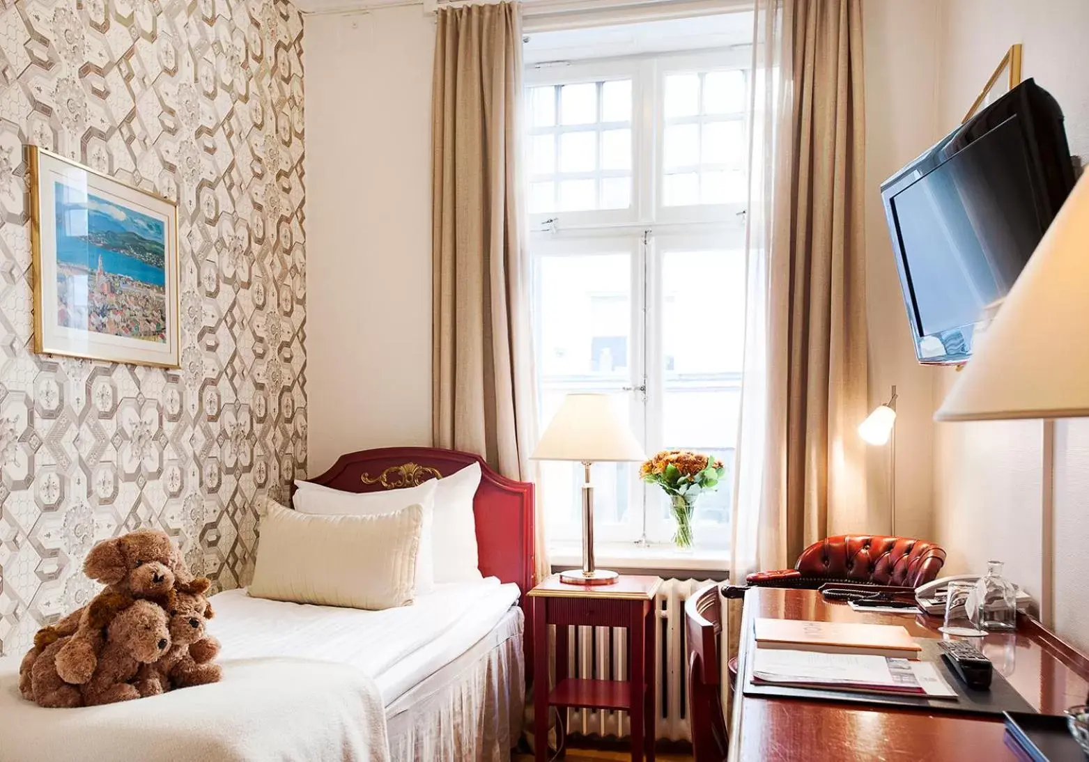 Bedroom, TV/Entertainment Center in Hotel Kung Carl, WorldHotels Crafted