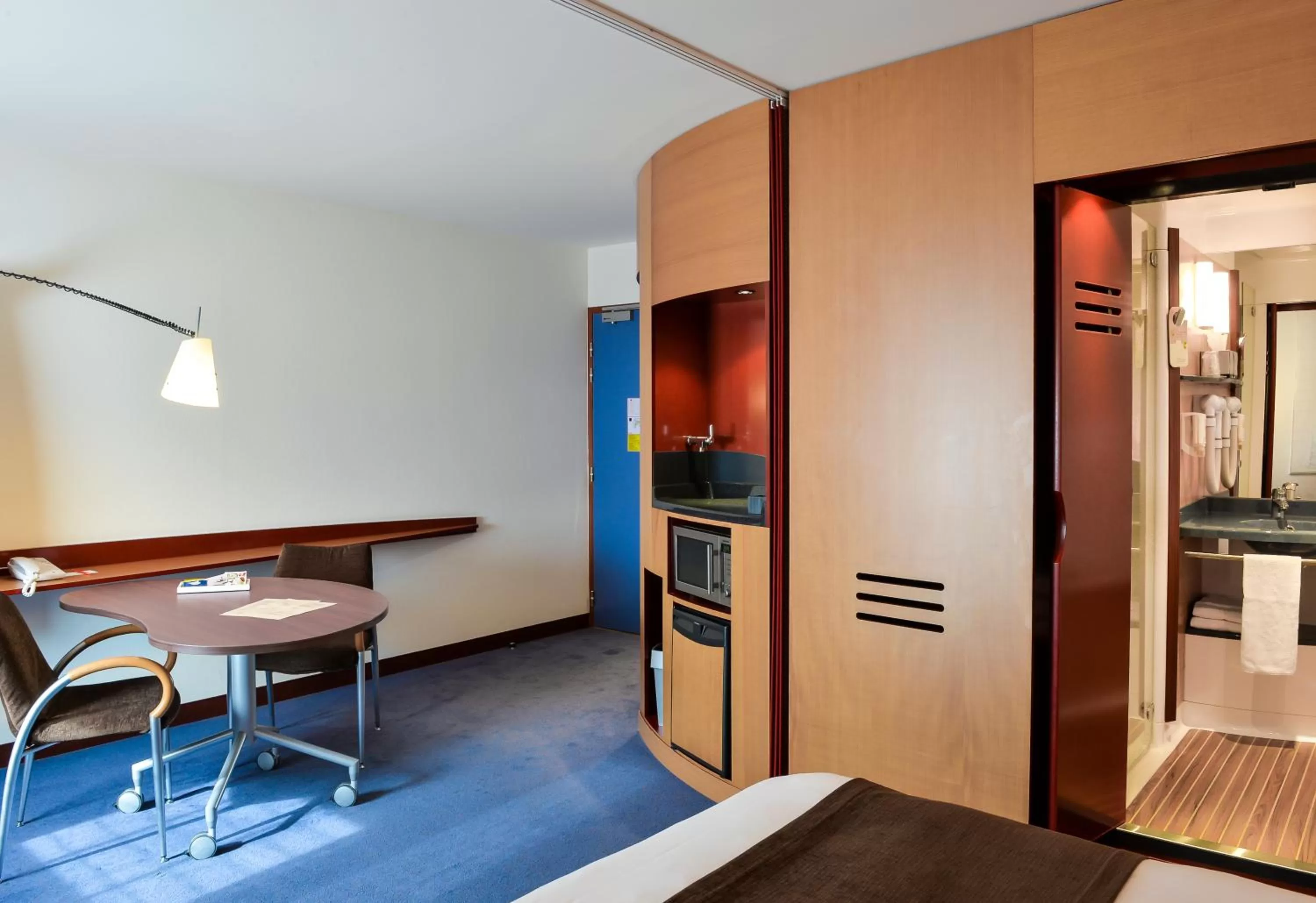 Superior Suite with 1 Double Bed and 2 Single Beds in Novotel Suites Reims Centre