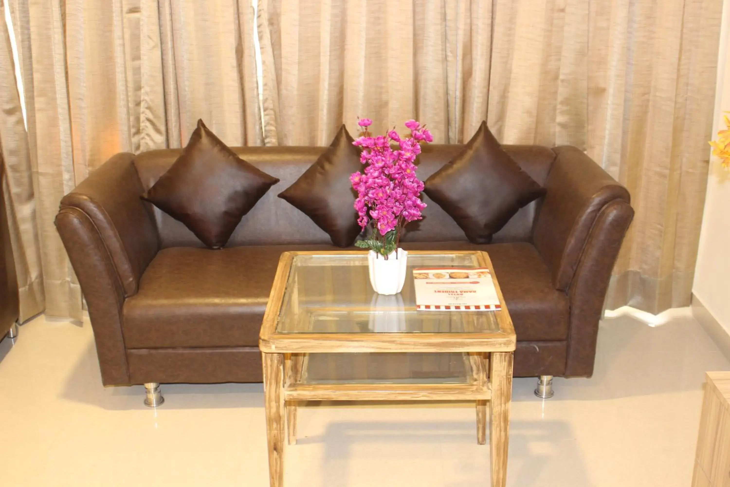 Dining area, Seating Area in Hotel Rama Trident