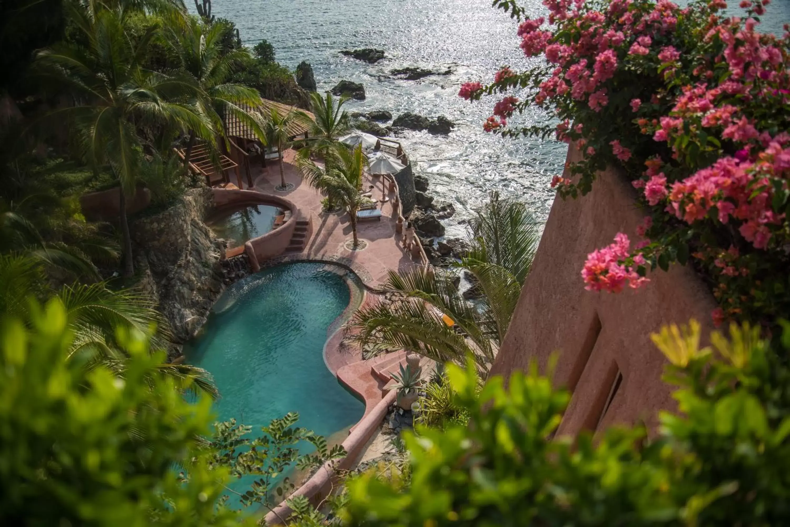 Pool View in La Casa Que Canta