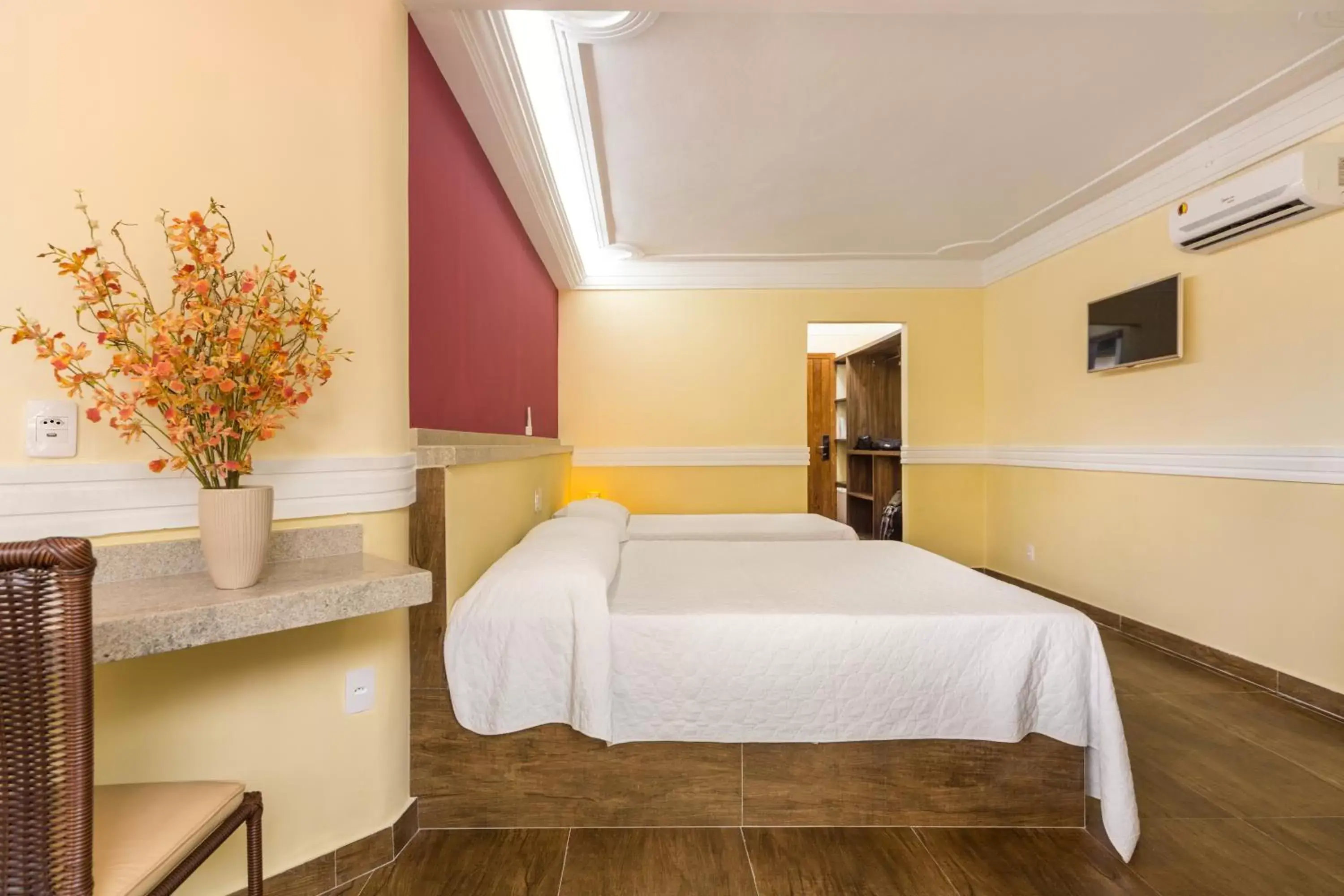 Bed in Floral Inn Family Bed in Floral Inn Family