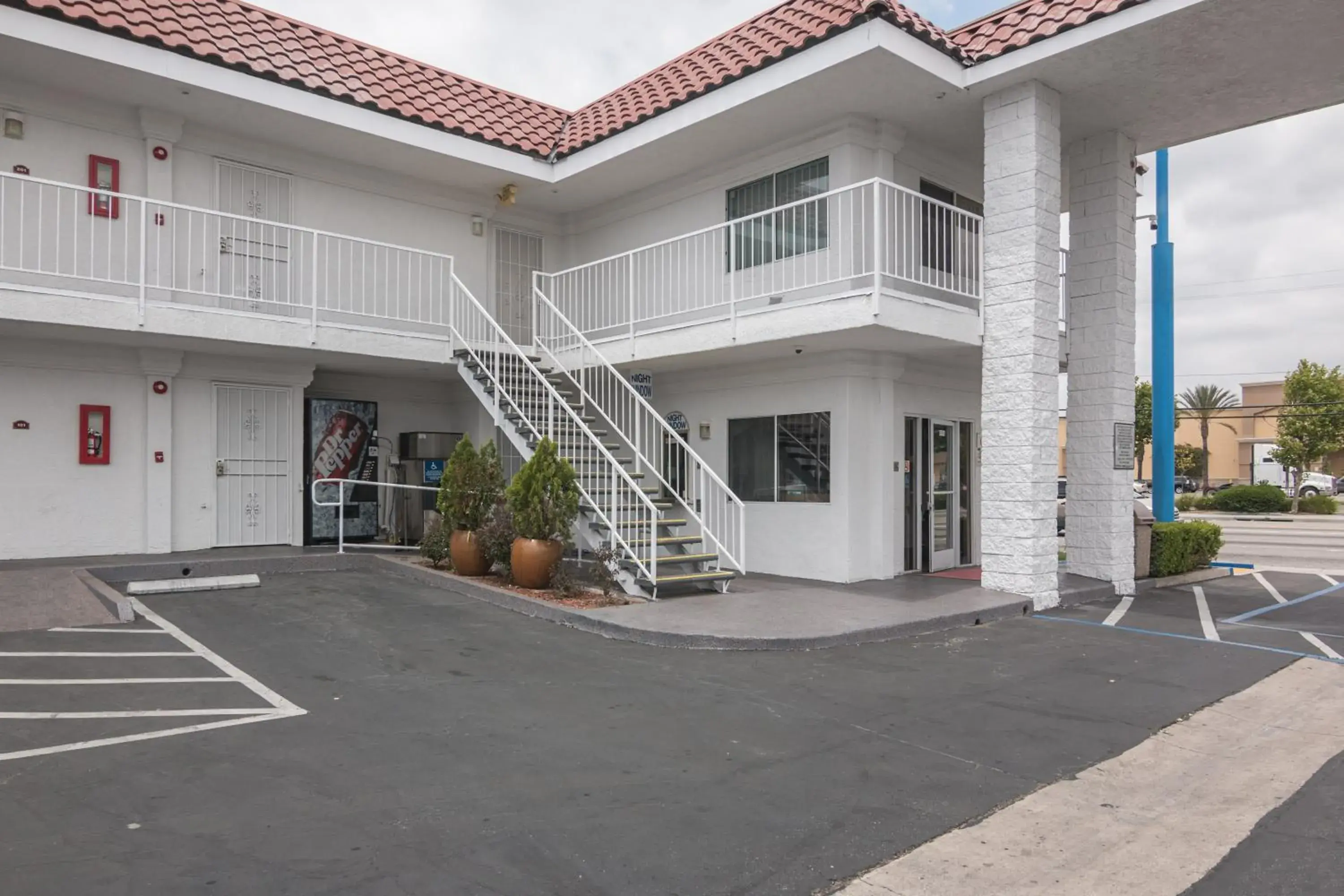 Property Building in Motel 6 Norwalk, CA