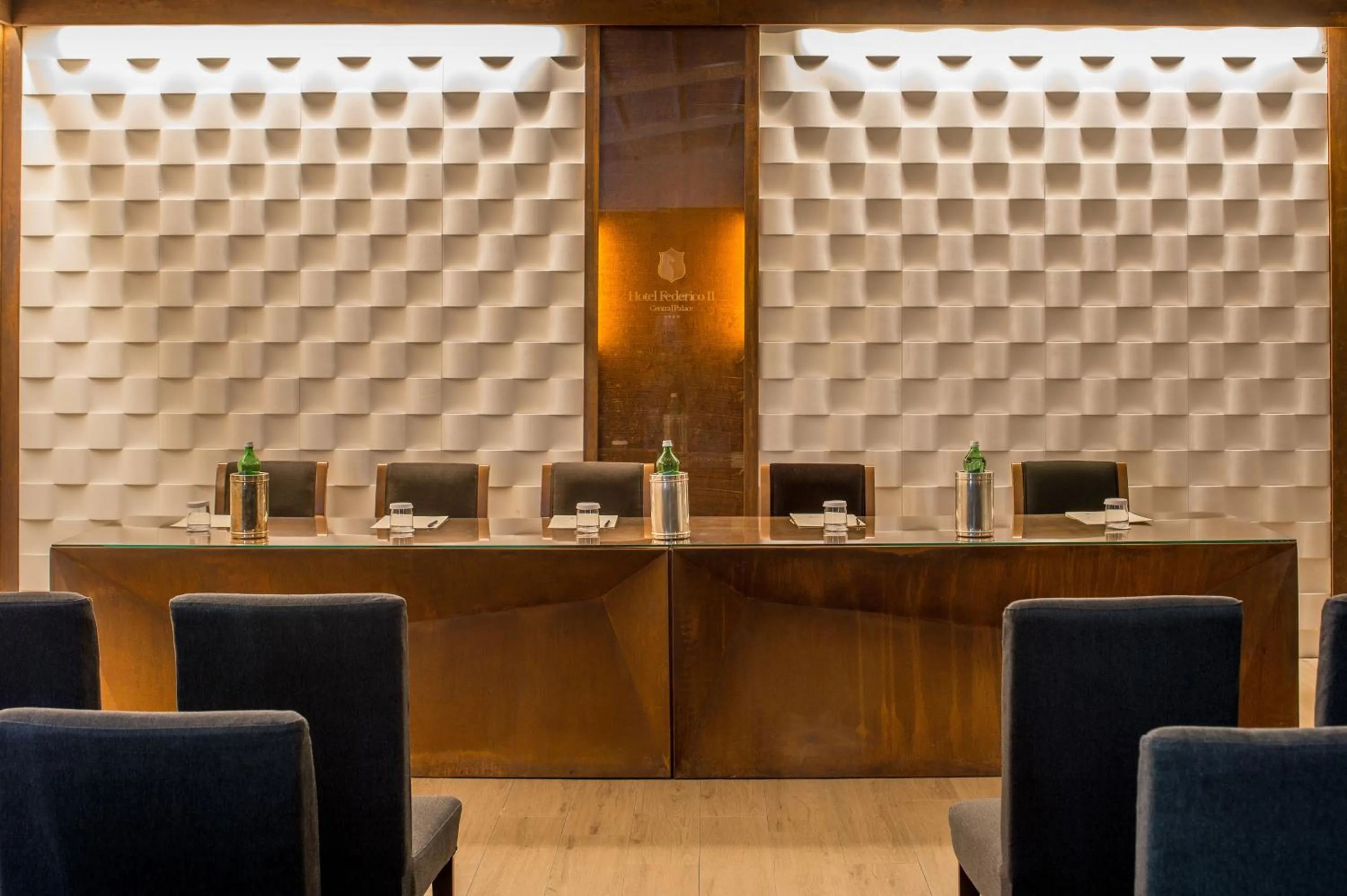 Business facilities in Hotel Federico II Central Palace