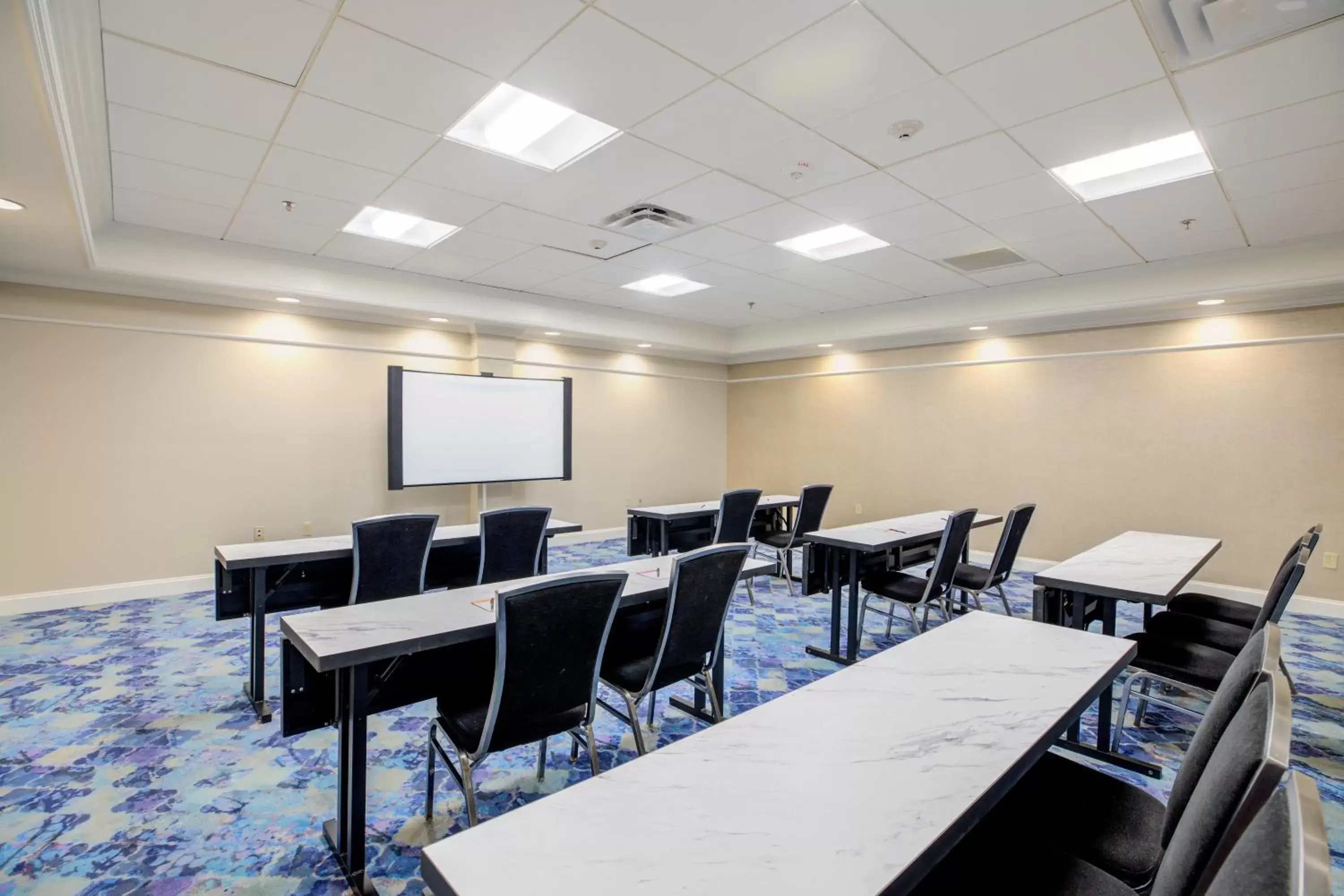 Meeting/conference room in Hotel Indigo Charleston - Mount Pleasant, an IHG Hotel