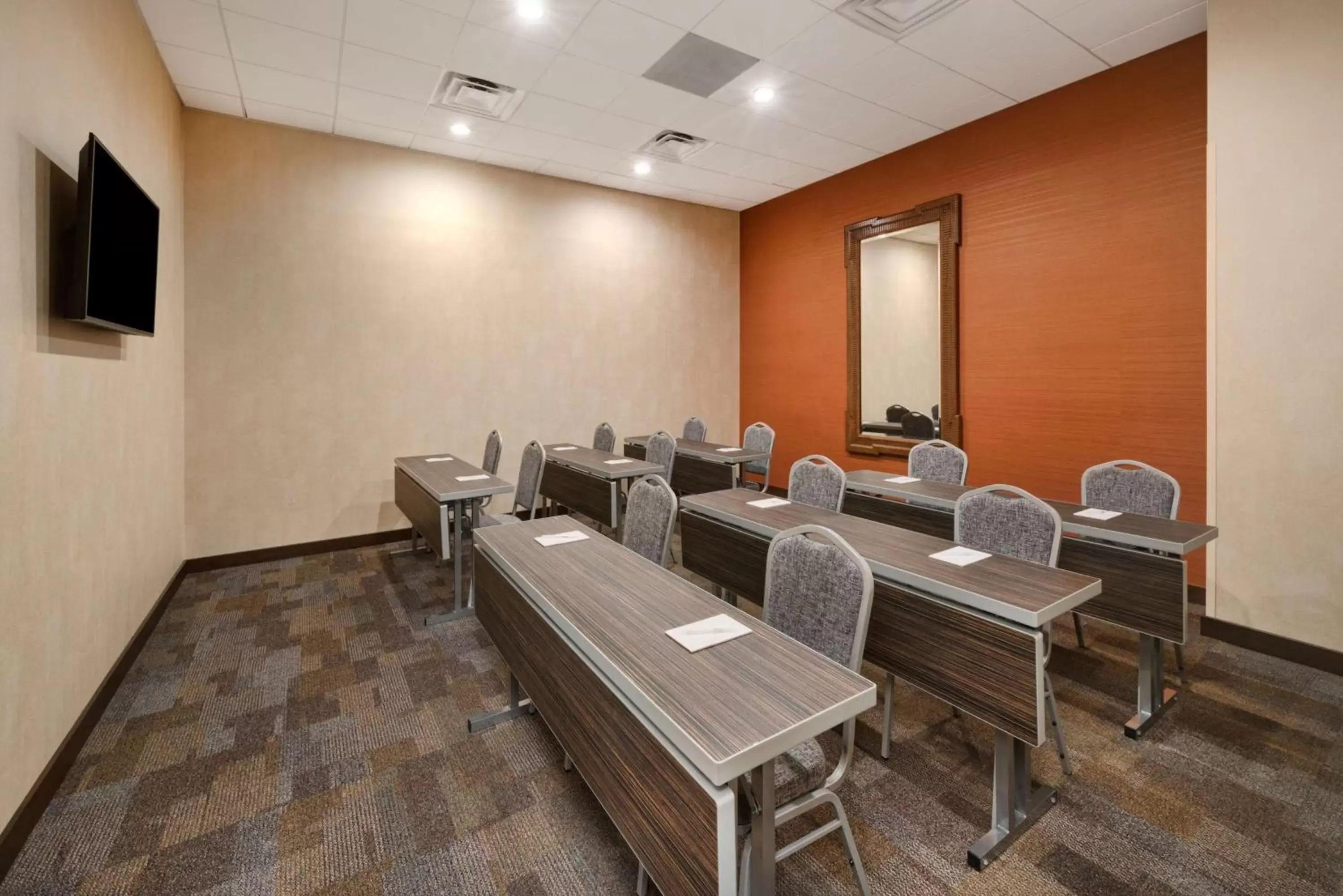 Meeting/conference room in Home2 Suites by Hilton Atlanta Downtown