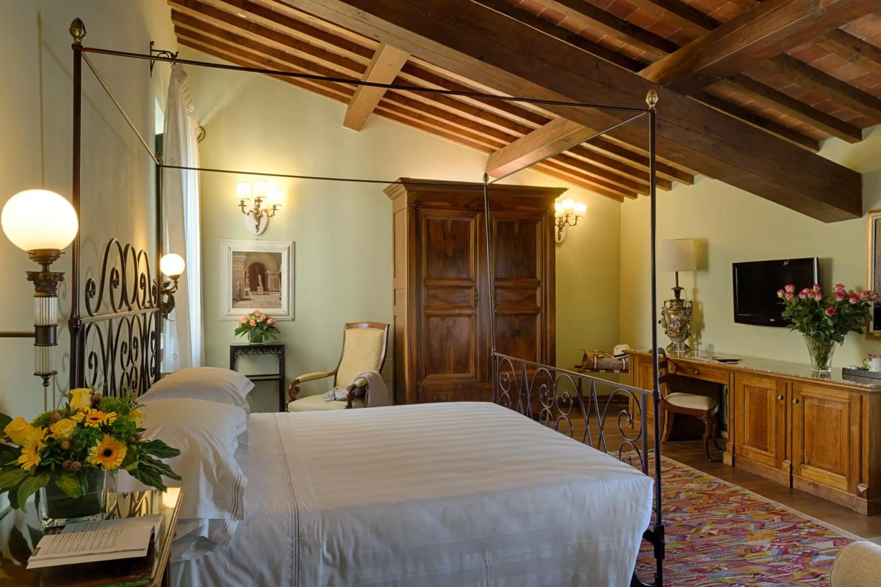 Bedroom, Bed in Hotel Mulino di Firenze - WorldHotels Crafted