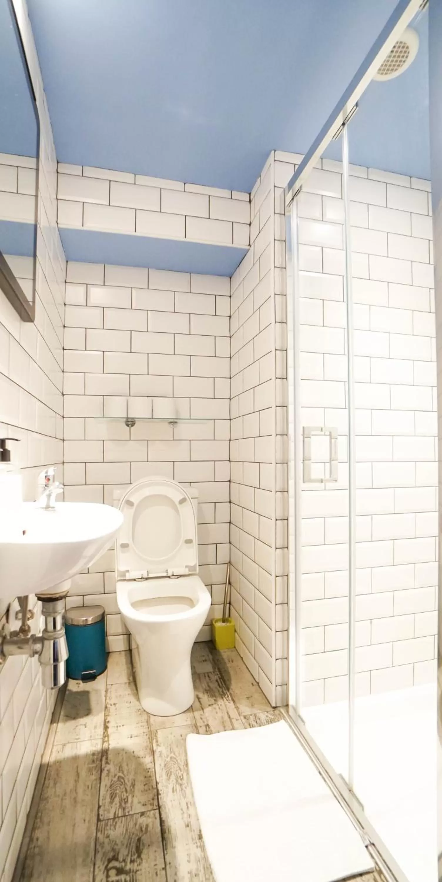 Bathroom in St Athans Hotel